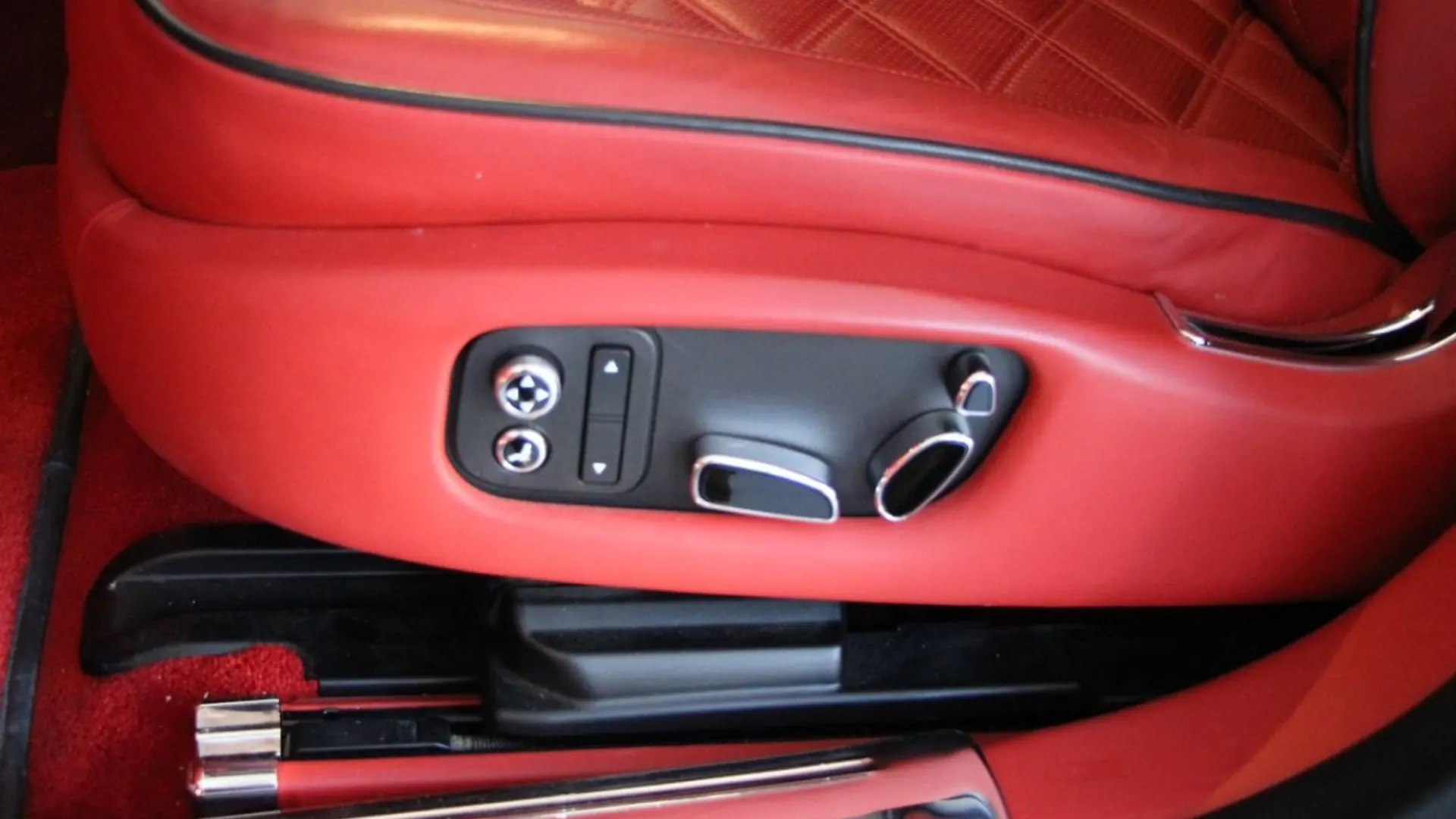 Bentley Mulsanne — photo 19