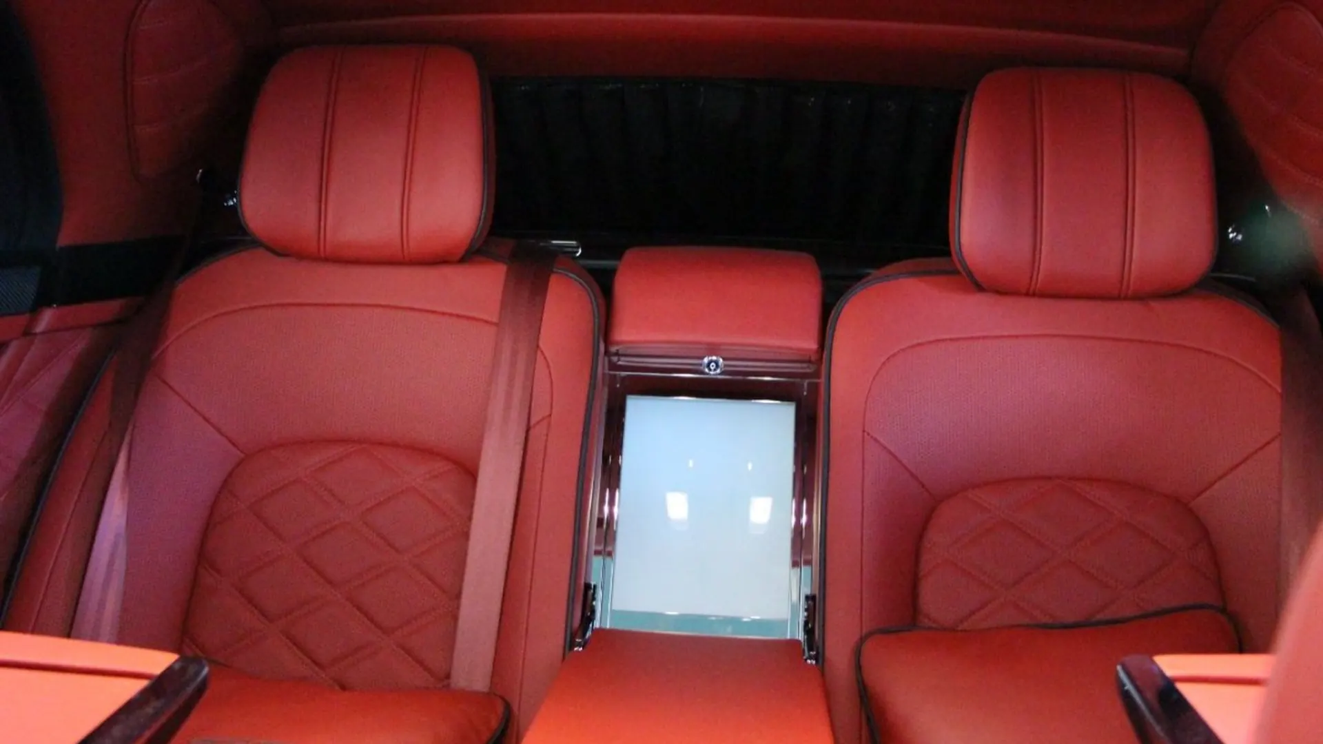 Bentley Mulsanne — photo 37