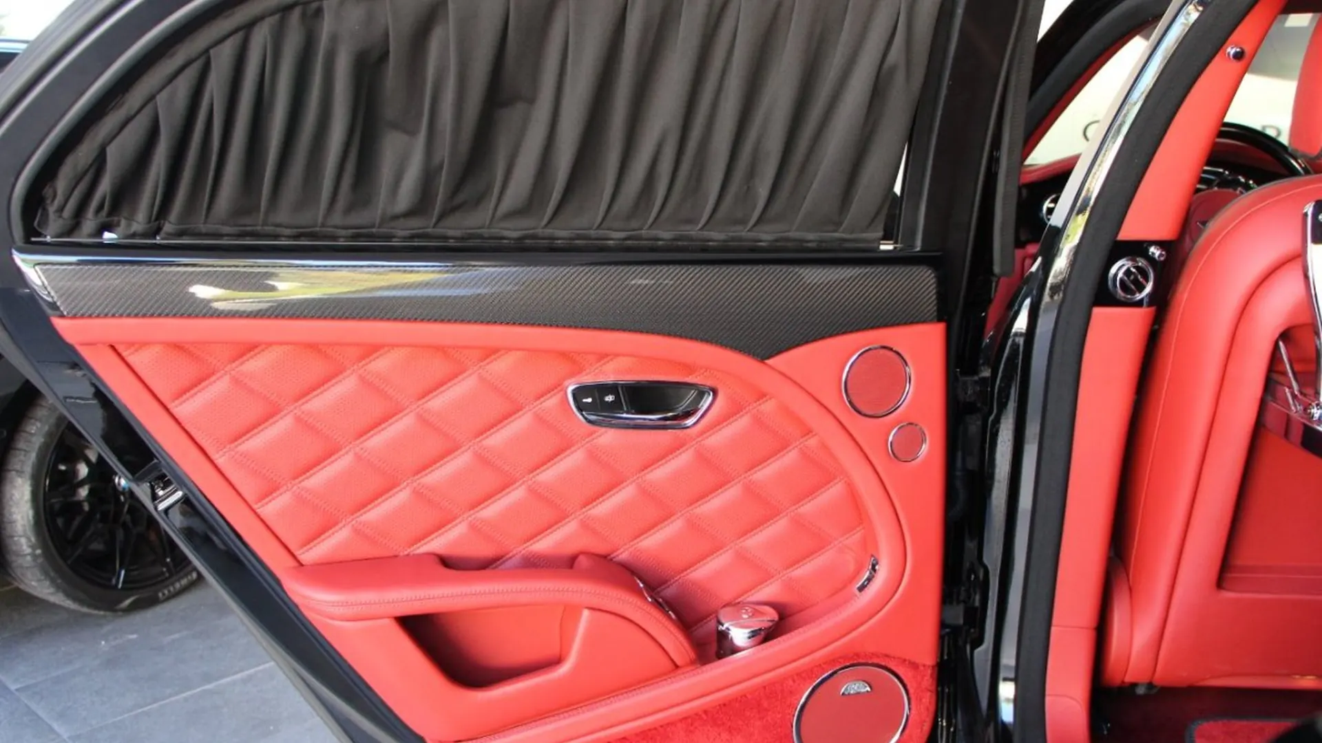Bentley Mulsanne — photo 13
