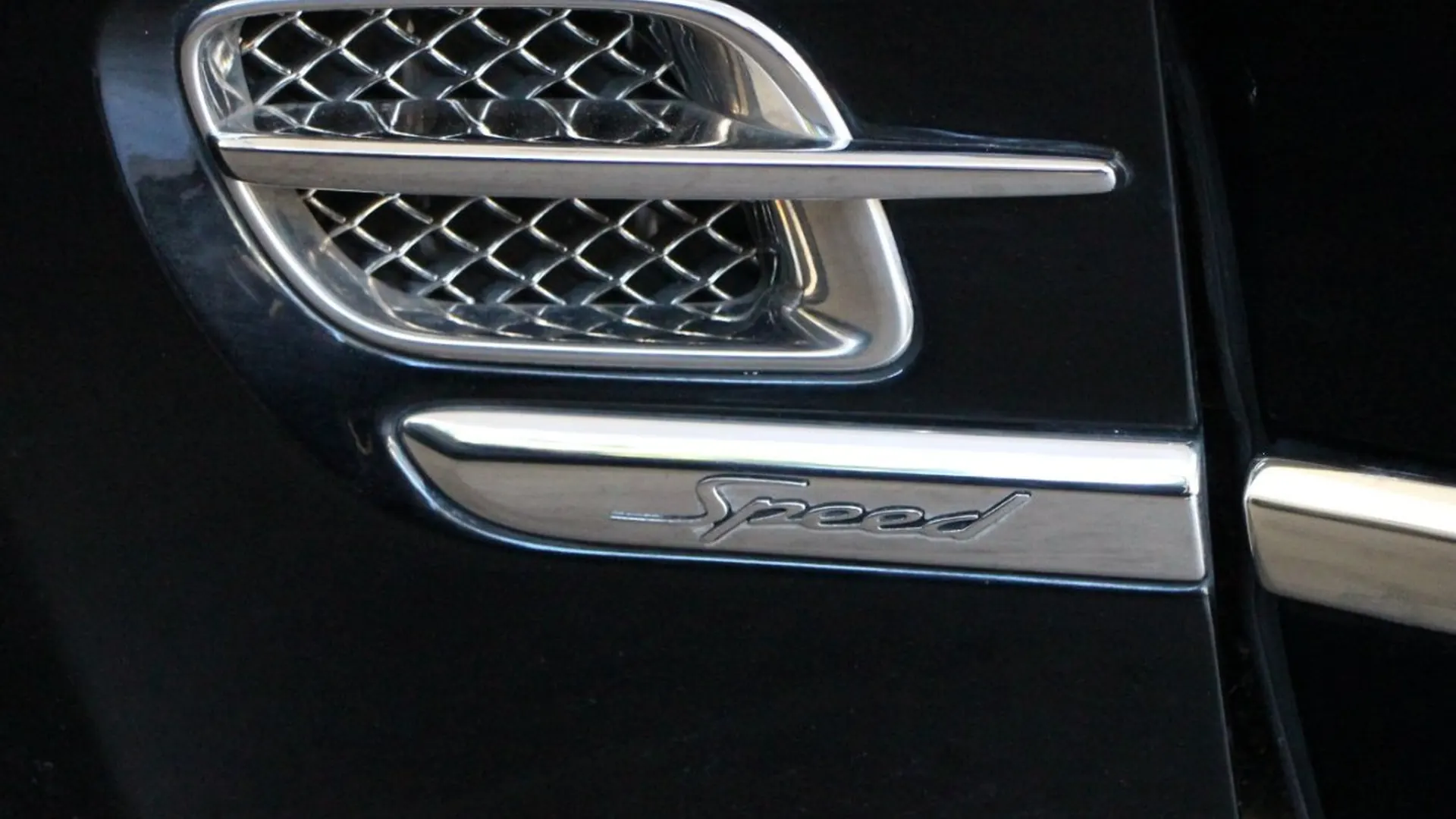 Bentley Mulsanne — photo 40
