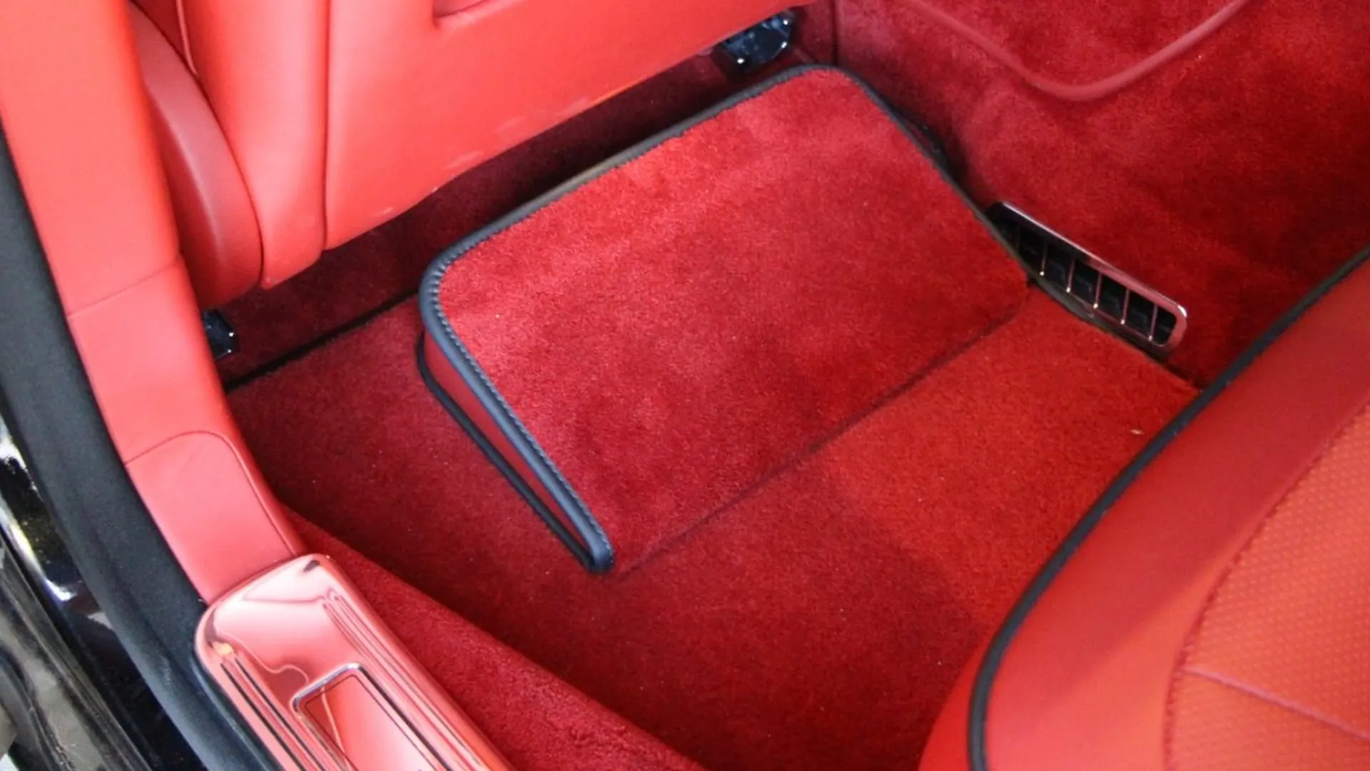 Bentley Mulsanne — photo 15