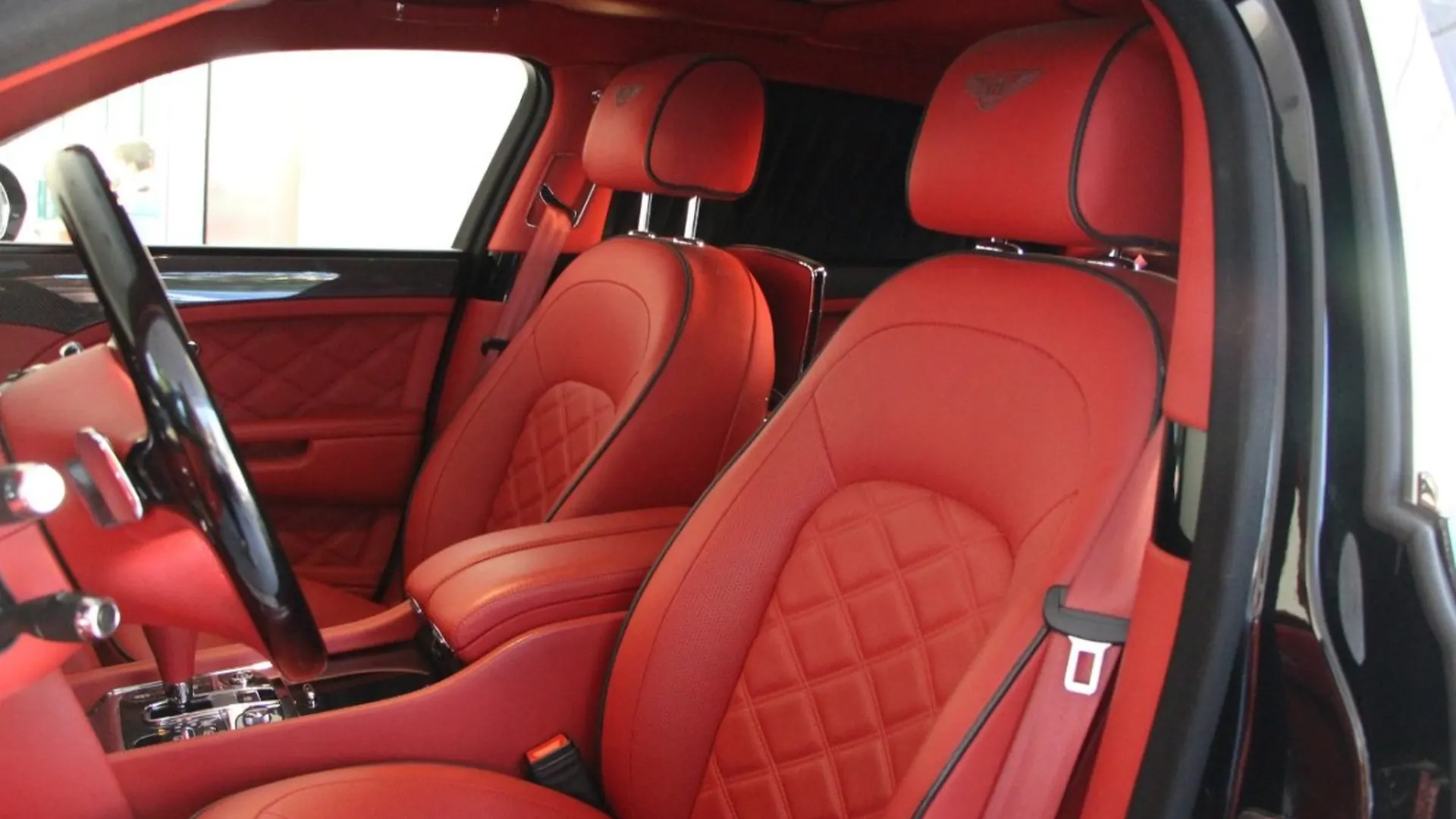 Bentley Mulsanne — photo 10