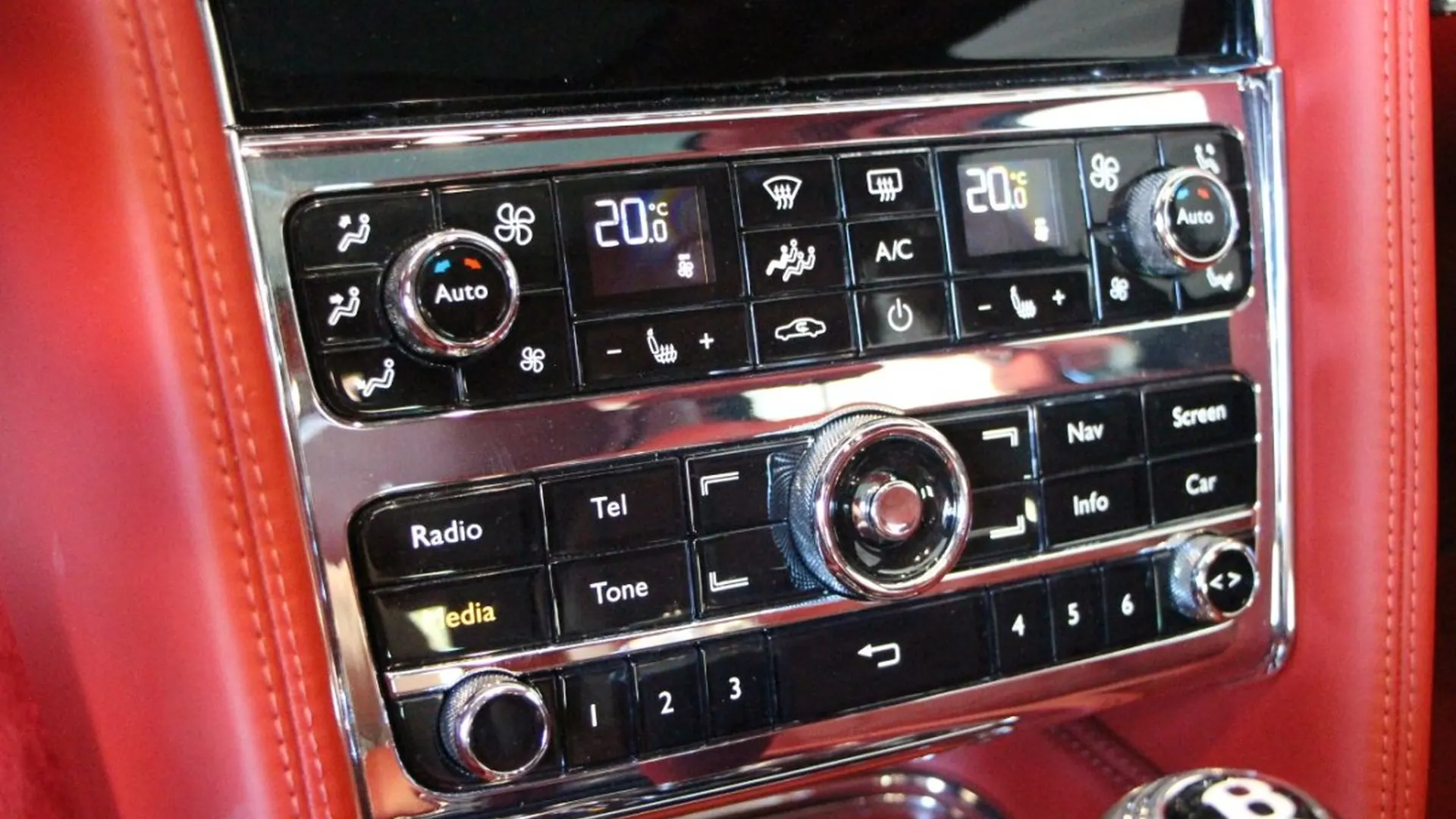 Bentley Mulsanne — photo 21