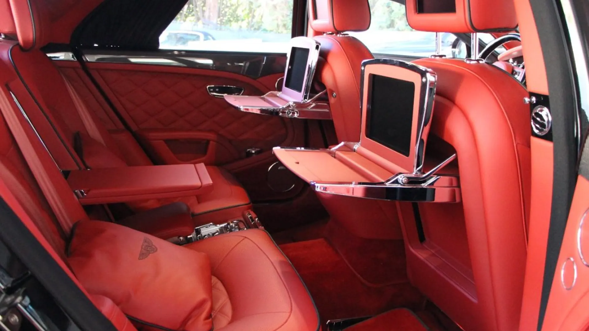 Bentley Mulsanne — photo 35