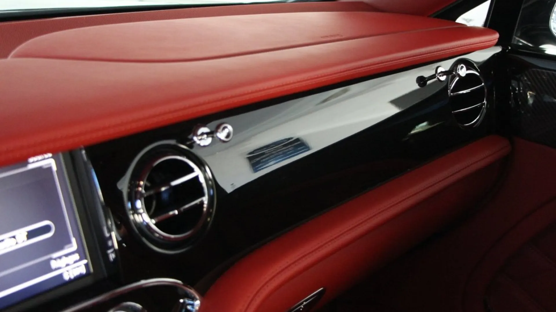 Bentley Mulsanne — photo 28