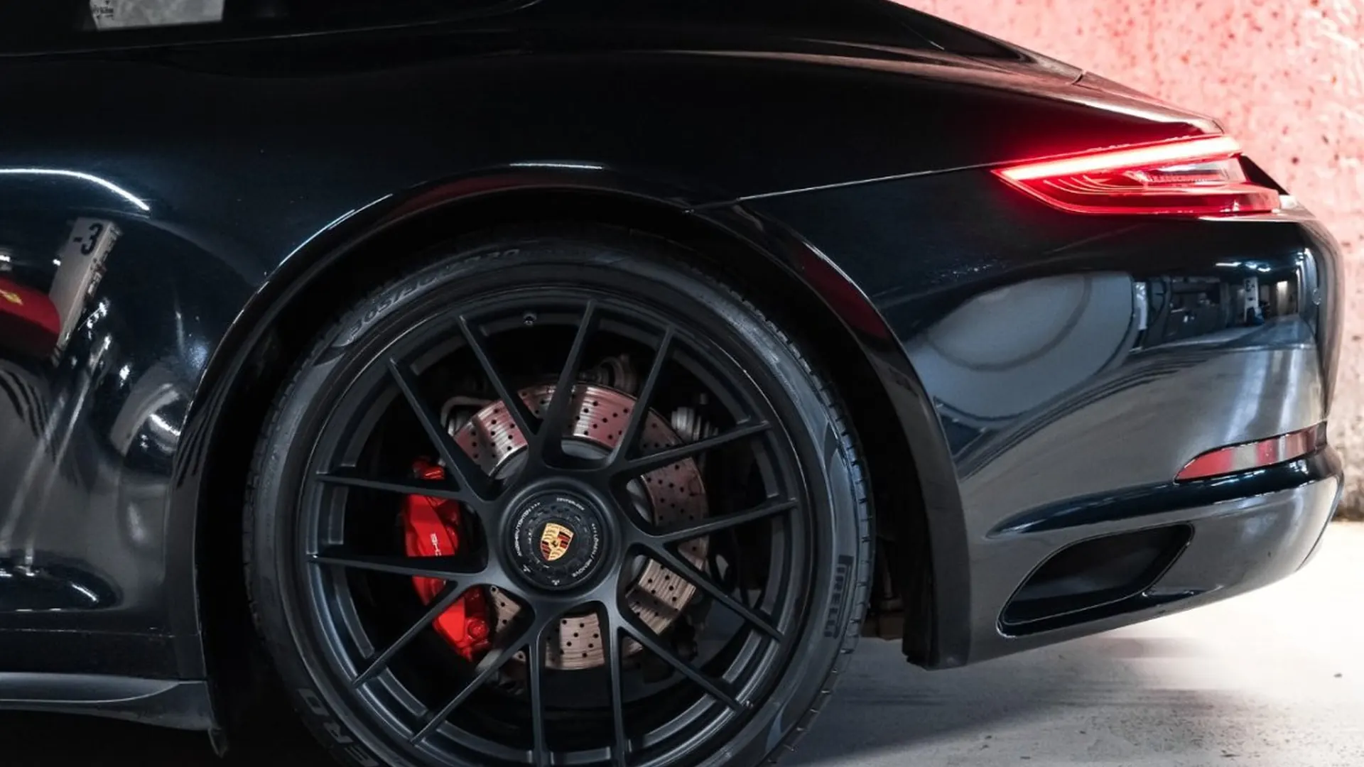 Porsche 911 — photo 12