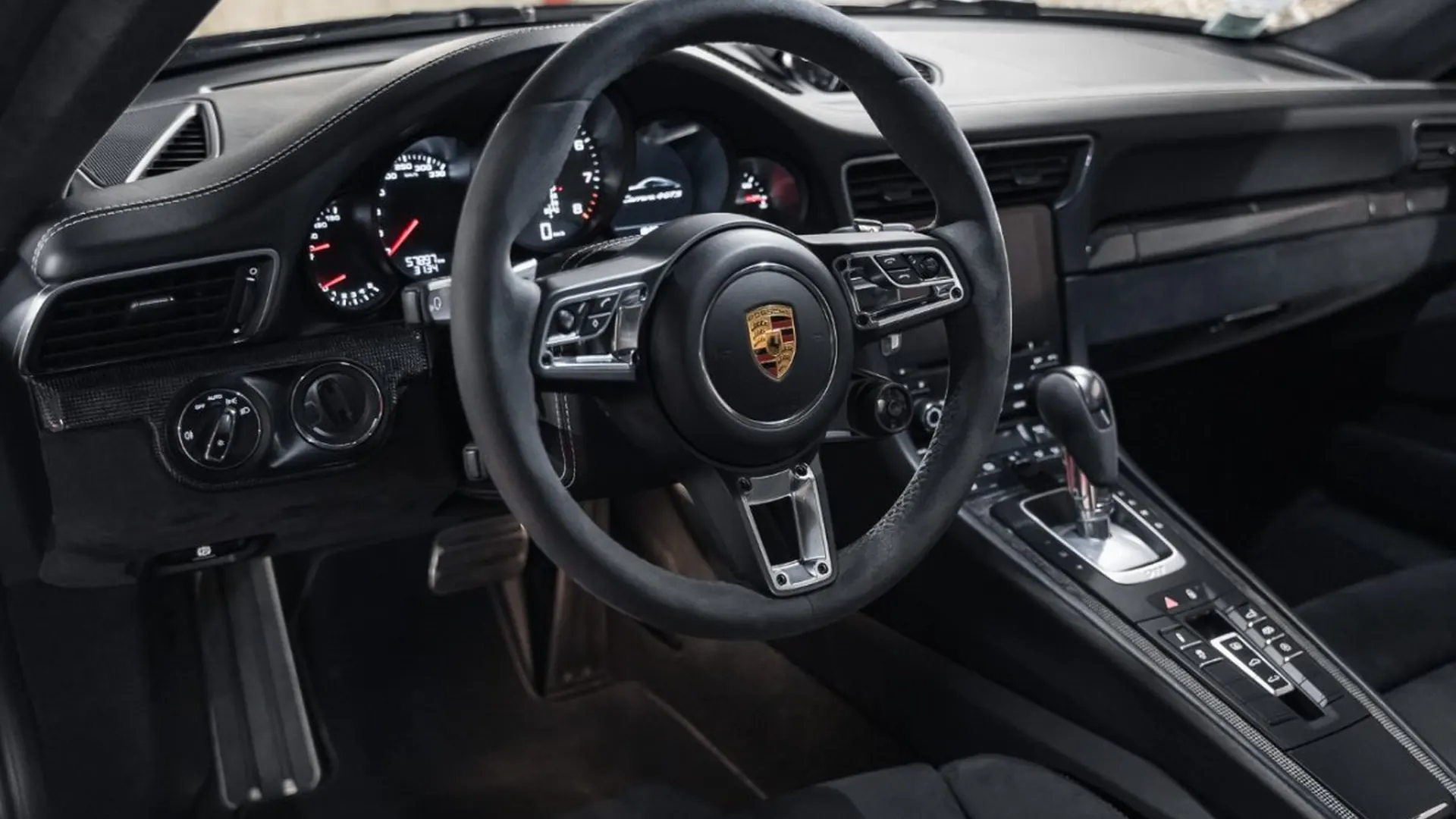 Porsche 911 — photo 25