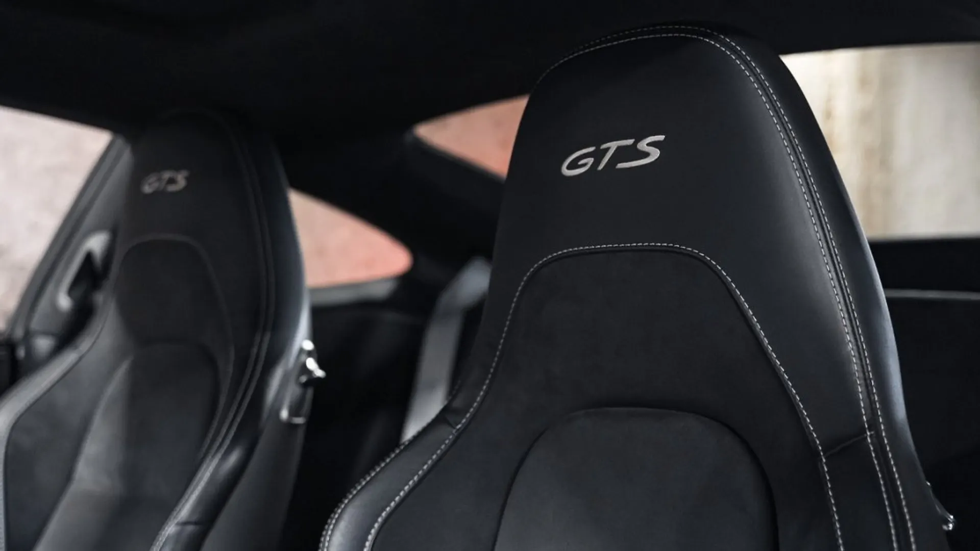 Porsche 911 — photo 21
