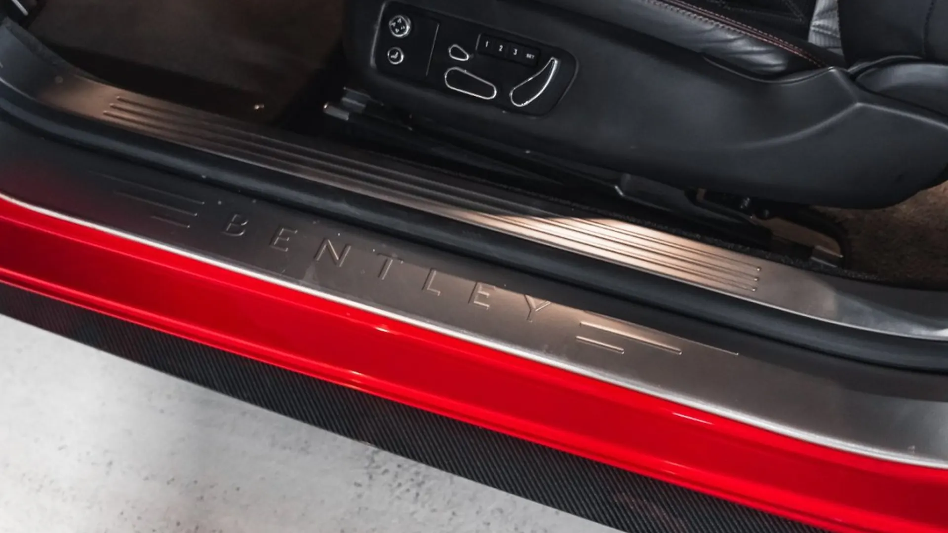 Bentley Continental — photo 23