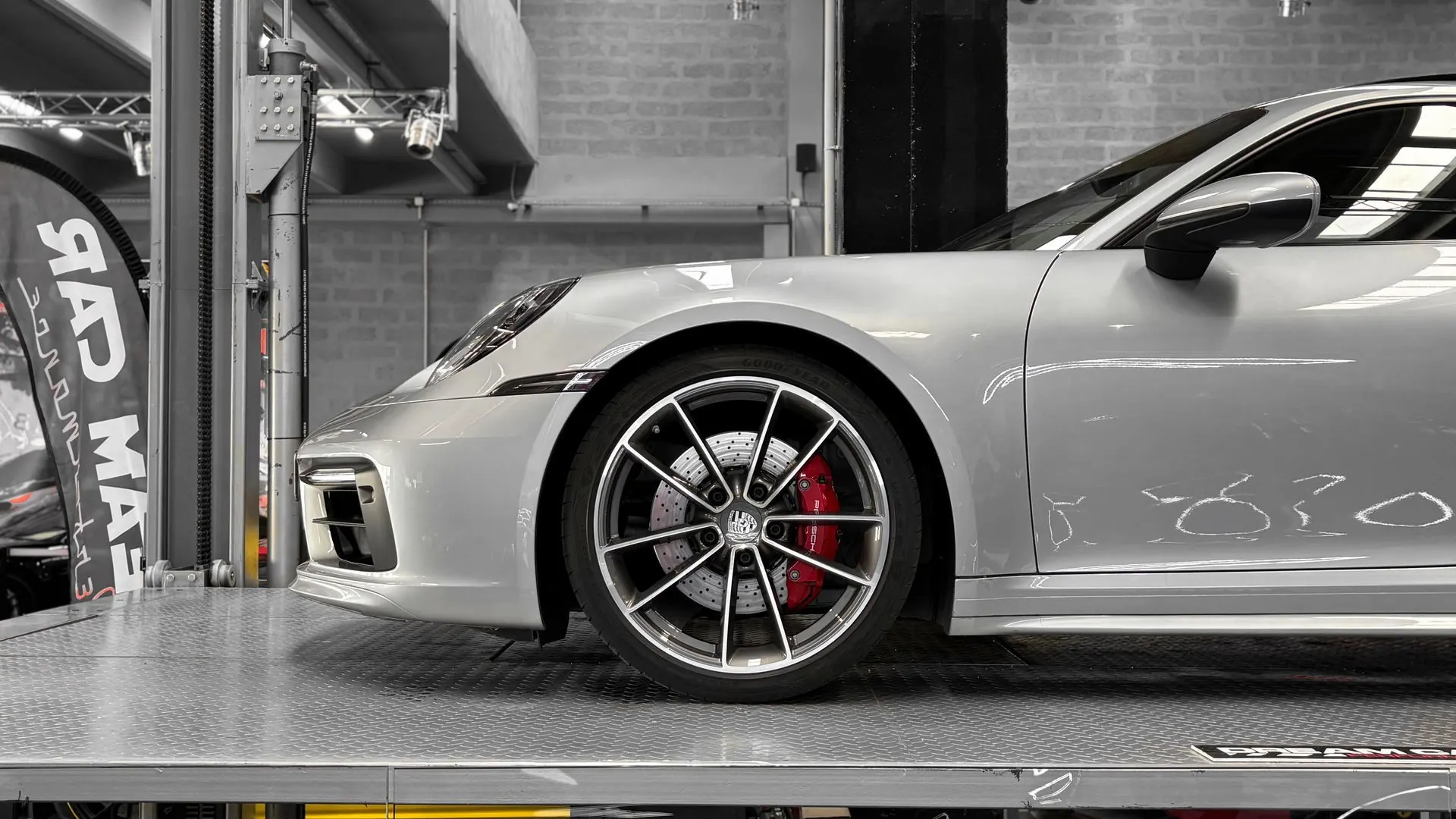 Porsche 992 — photo 7
