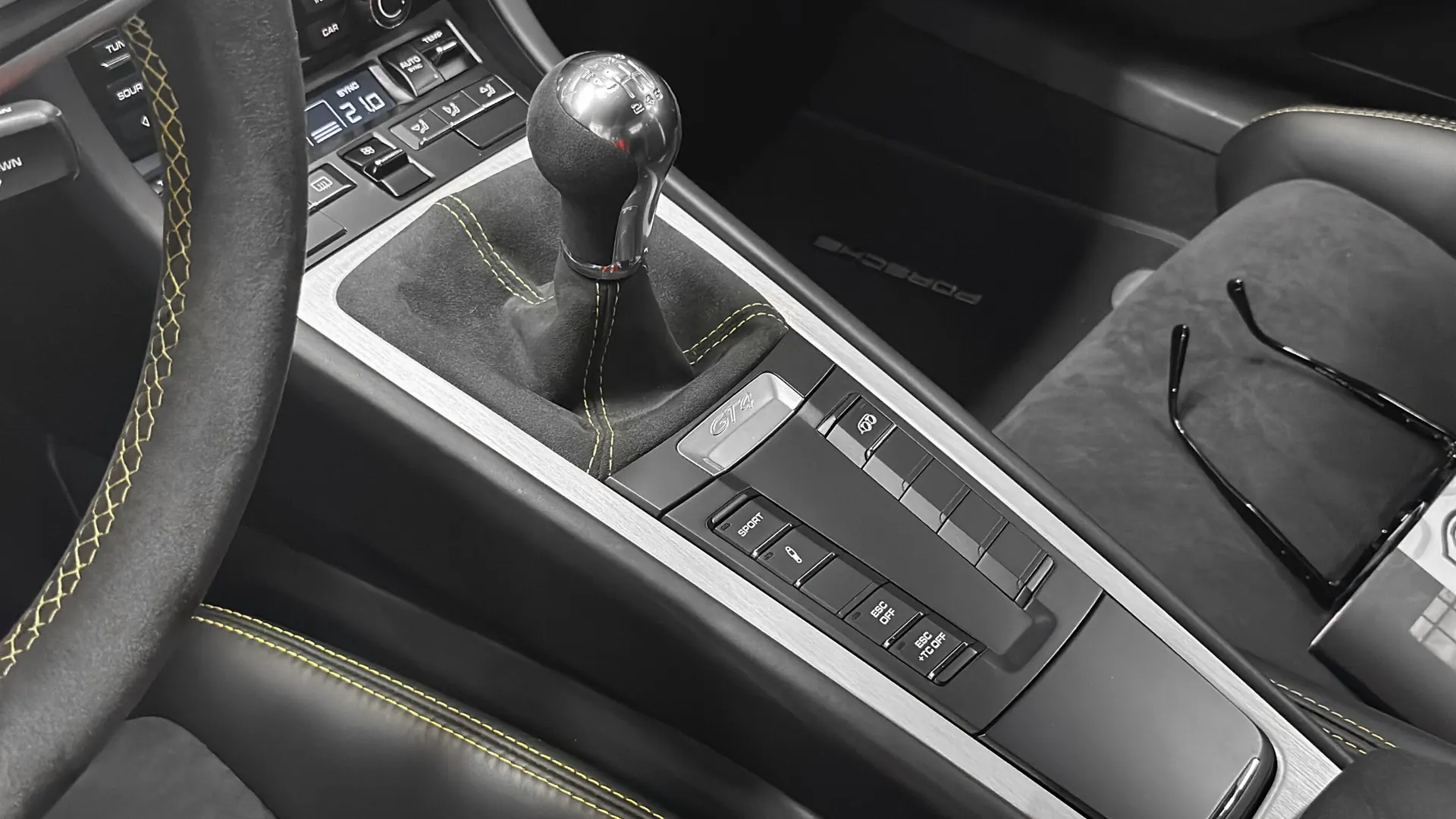 Porsche 981 — photo 38