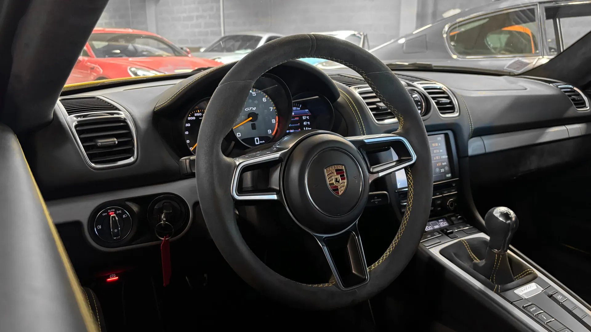 Porsche 981 — photo 28
