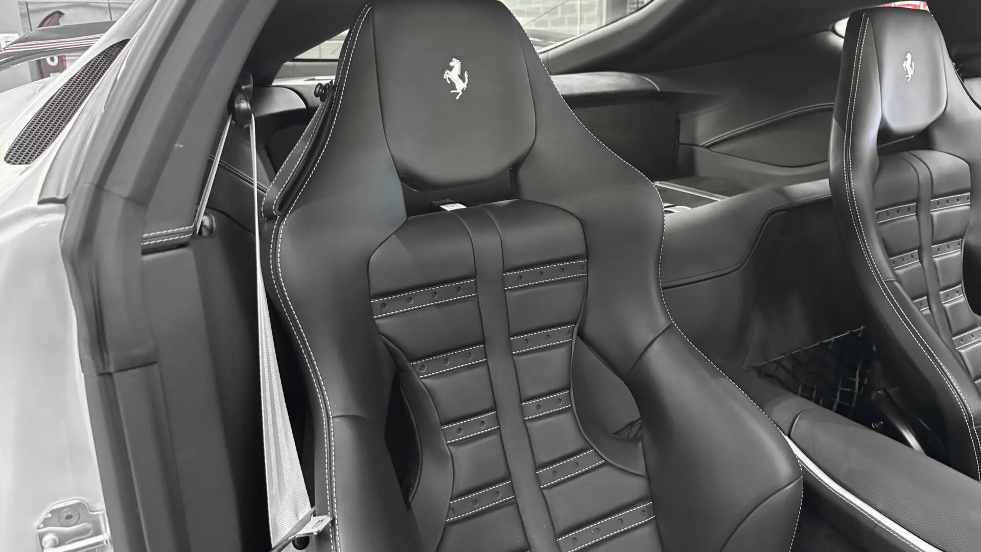 Ferrari 812 — photo 39