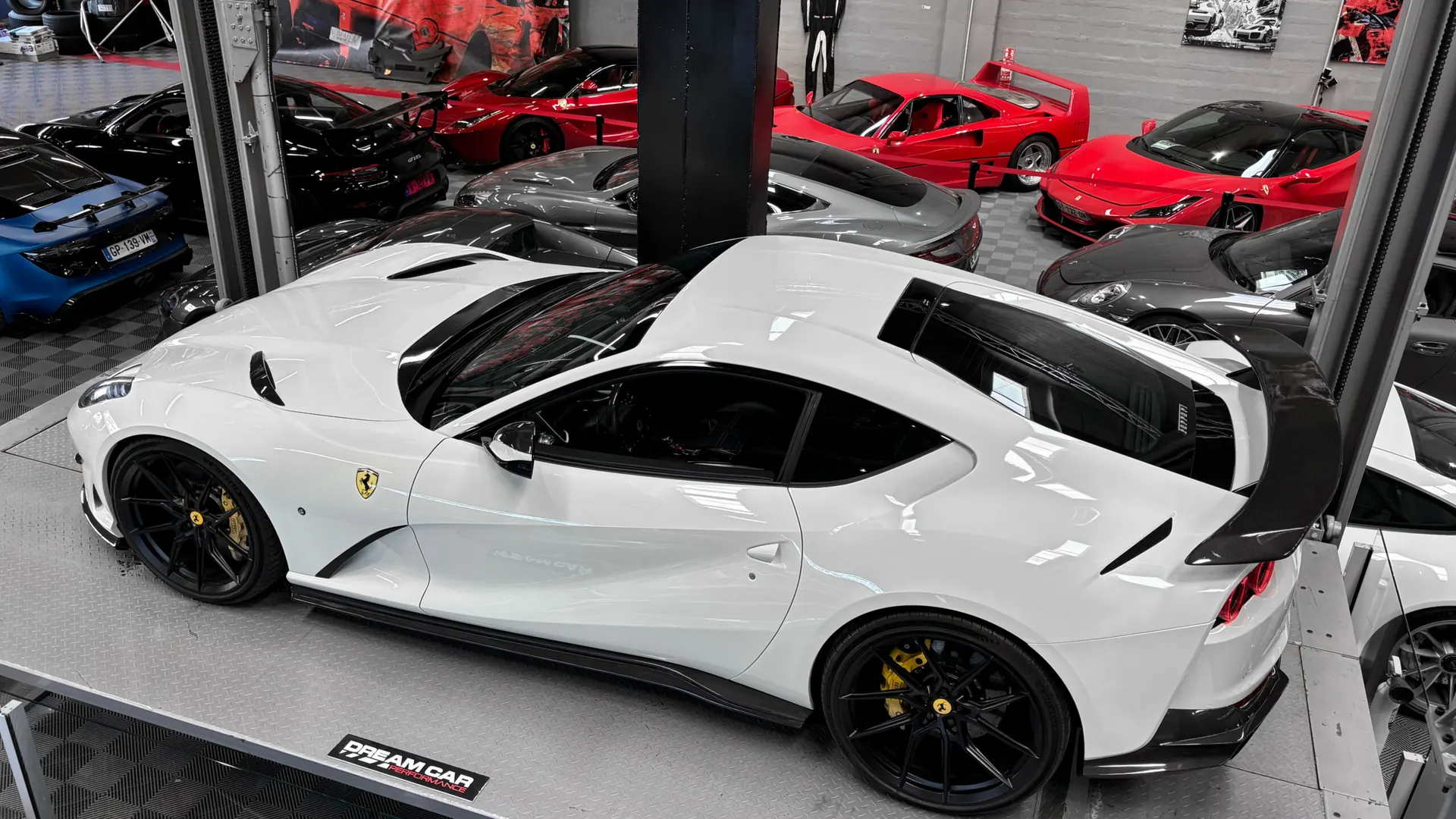 Ferrari 812 — photo 3