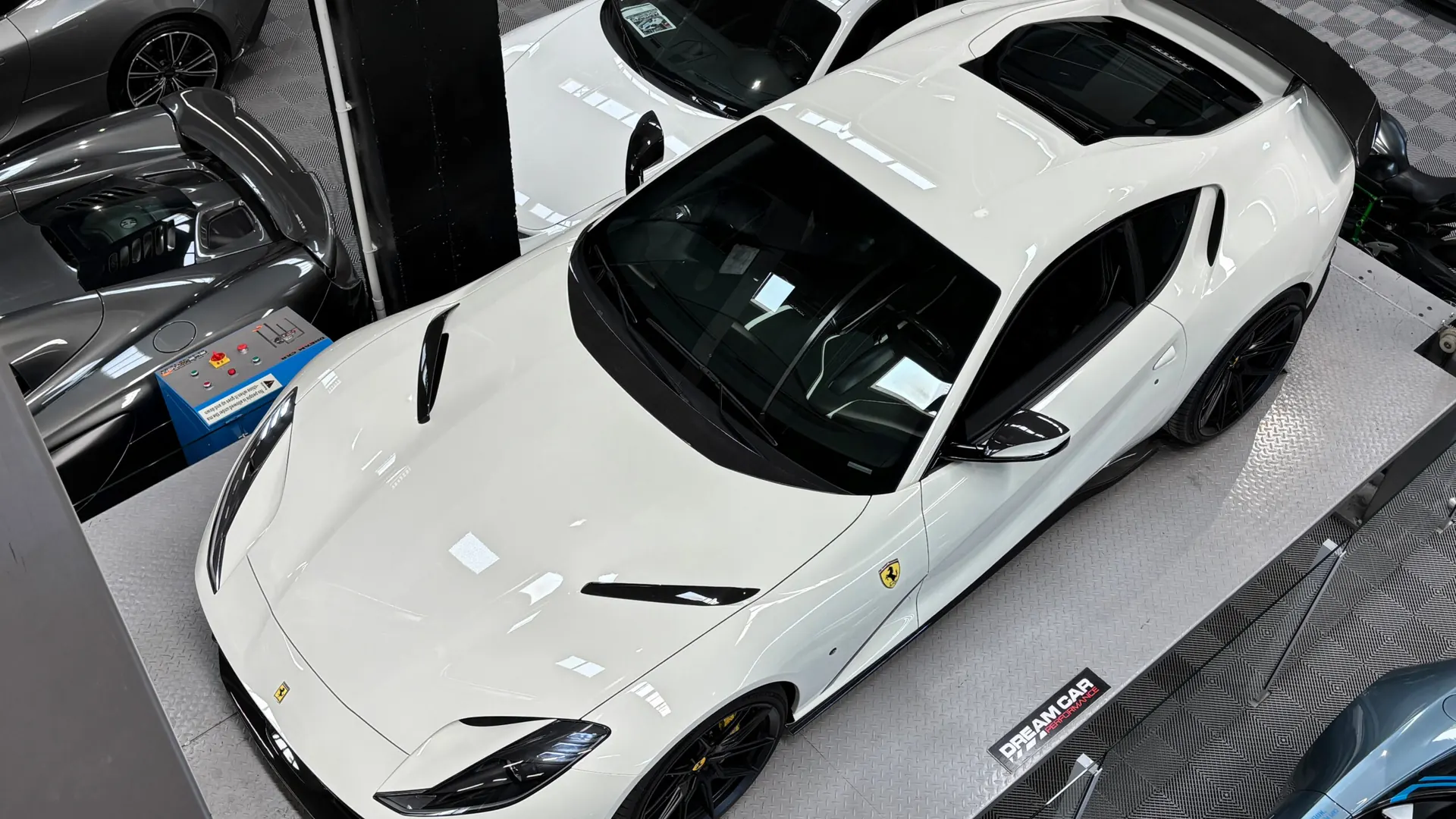 Ferrari 812 — photo 6