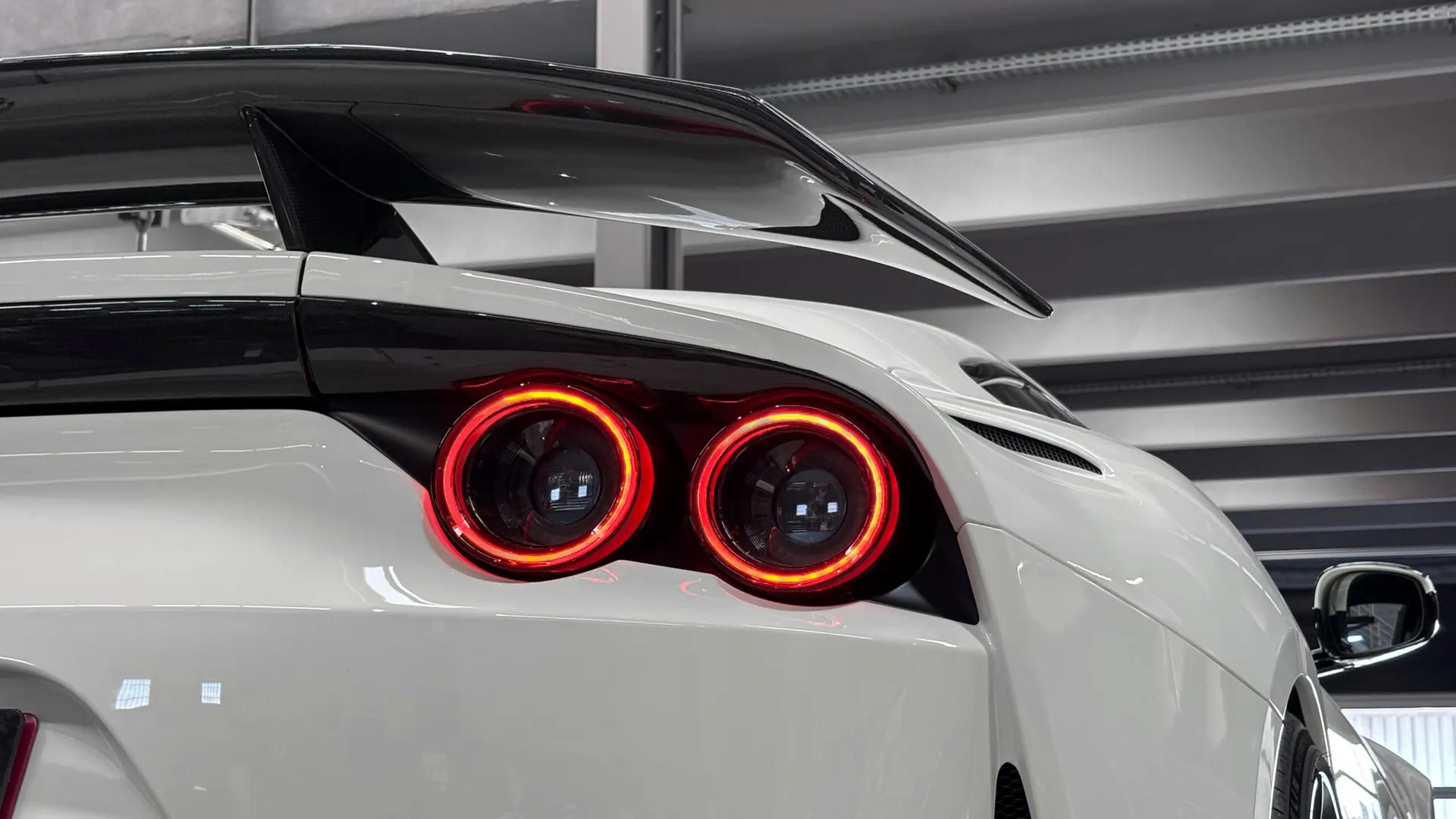 Ferrari 812 — photo 23