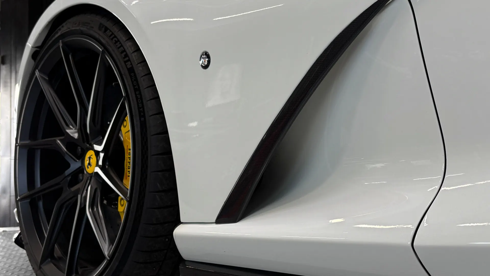 Ferrari 812 — photo 27