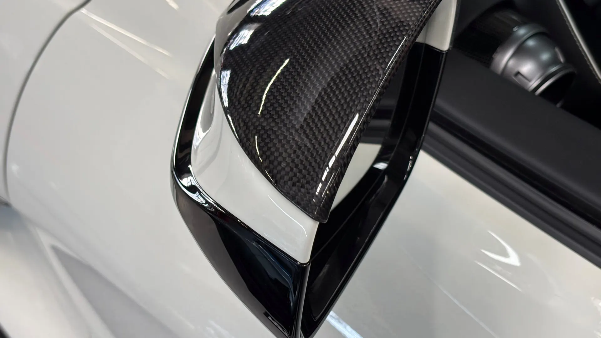 Ferrari 812 — photo 33