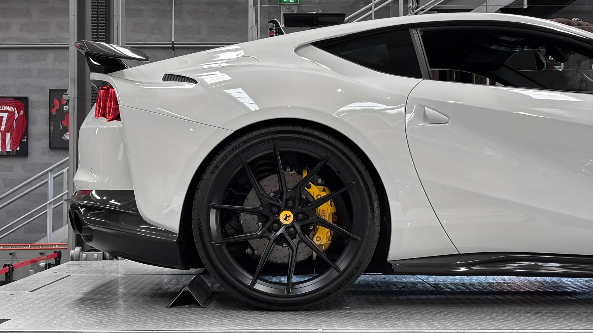 Ferrari 812 — photo 15