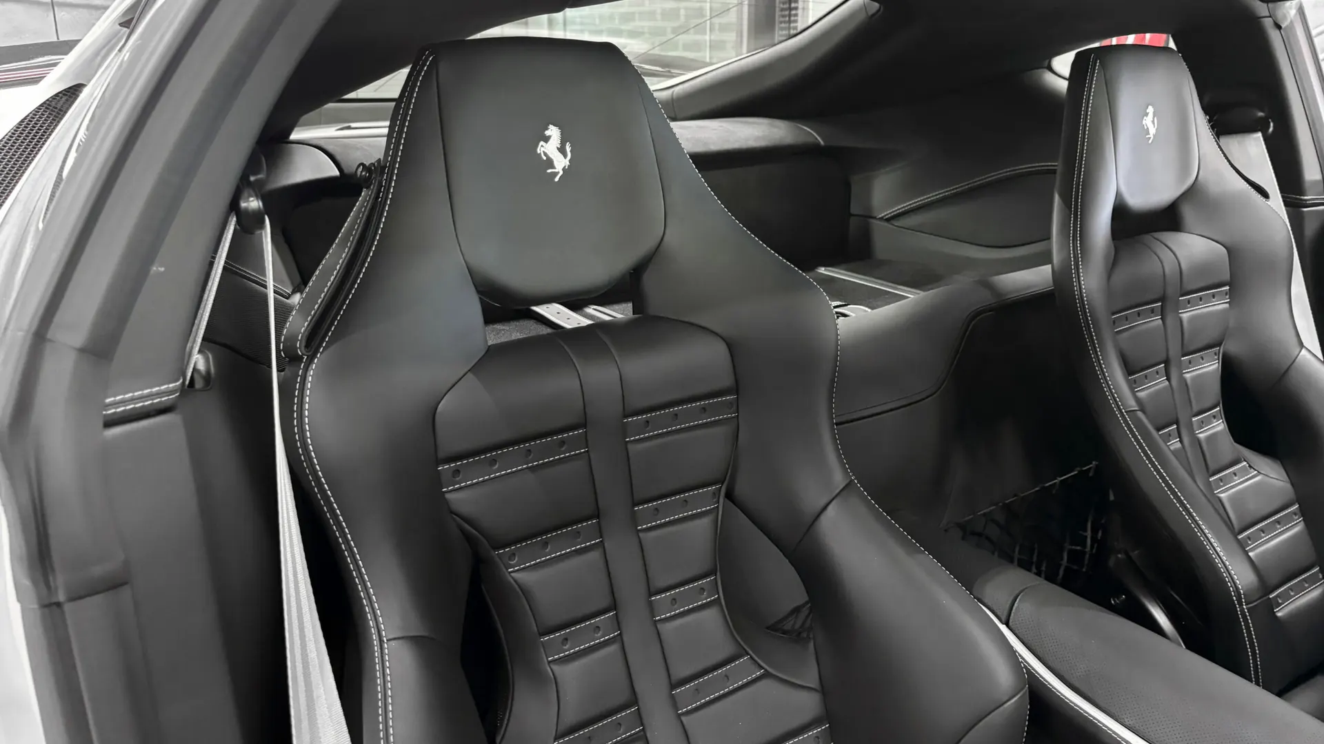 Ferrari 812 — photo 40