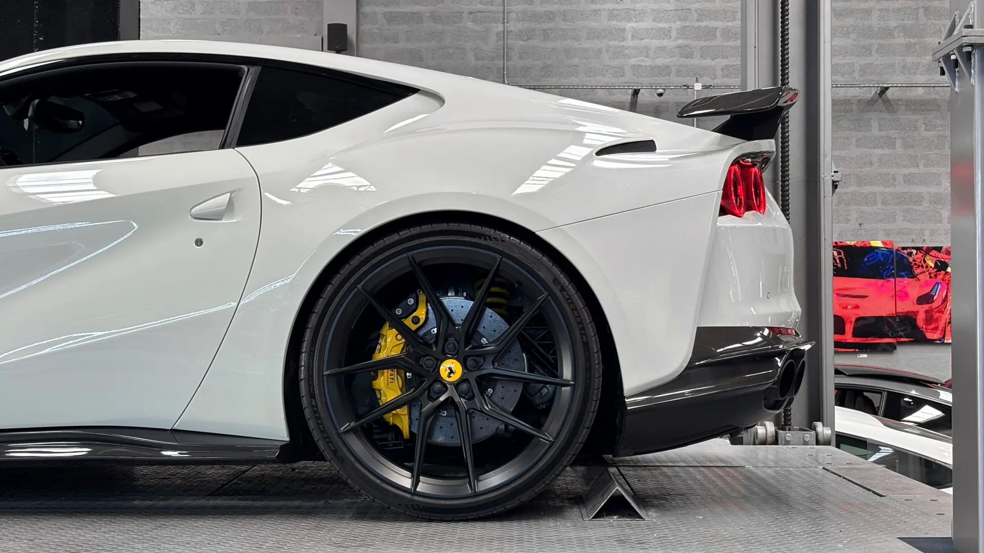Ferrari 812 — photo 16