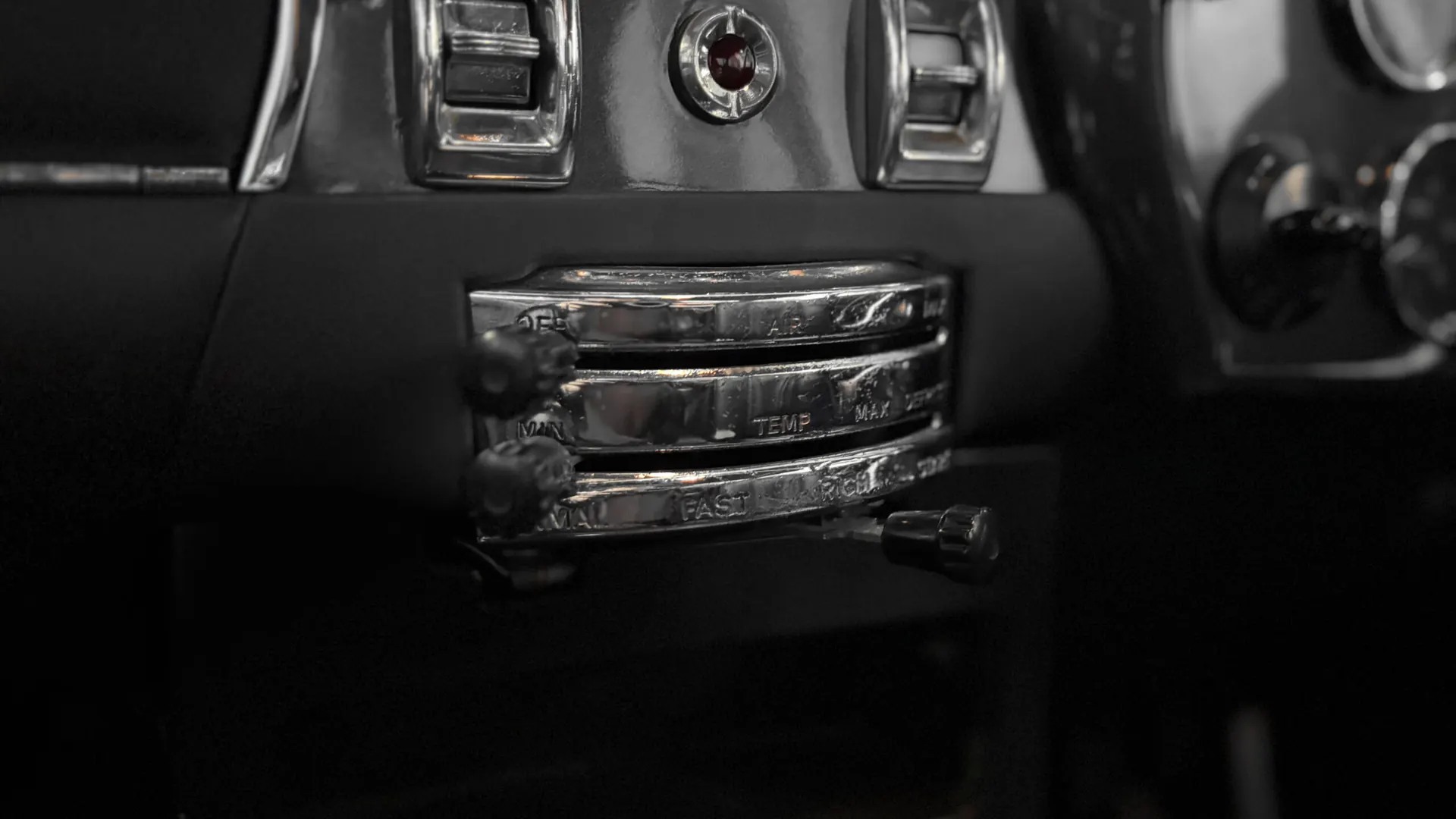 Aston Martin DB6 — photo 44