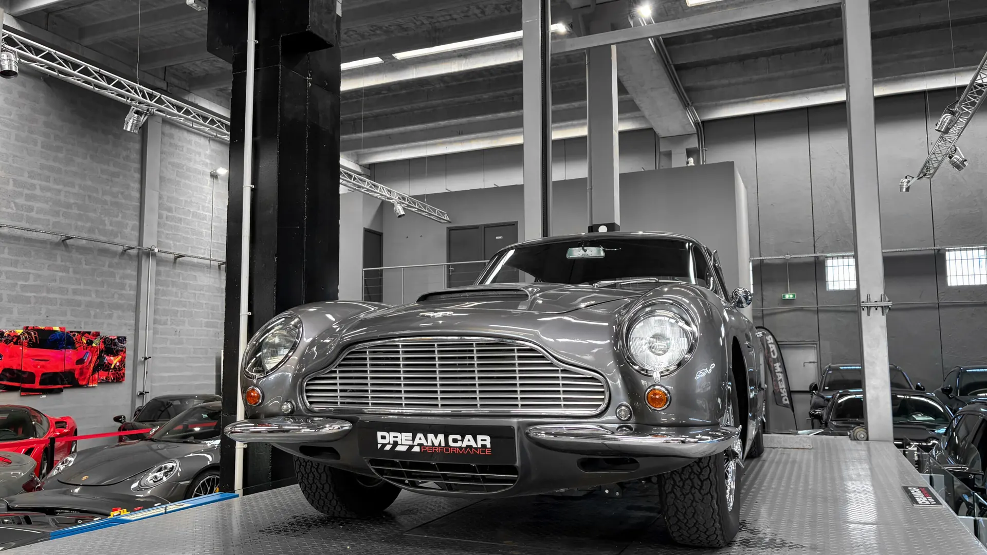 Aston Martin DB6 — photo 6