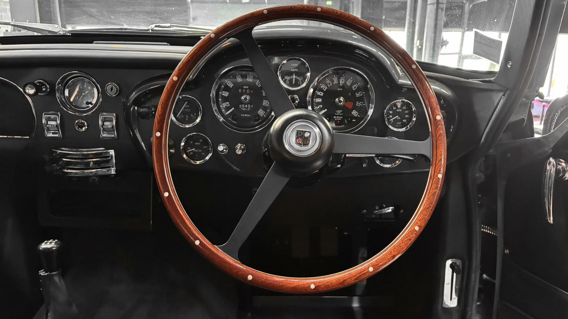 Aston Martin DB6 — photo 14