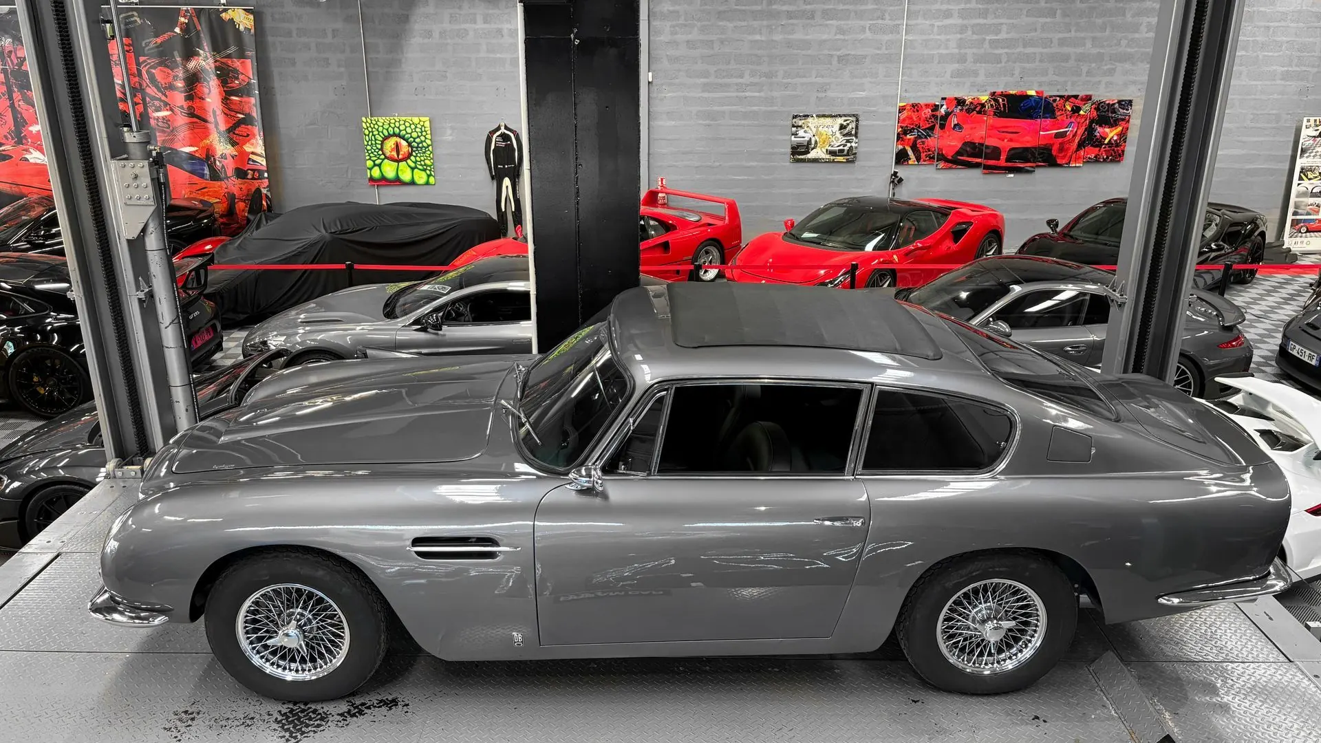 Aston Martin DB6 — photo 2