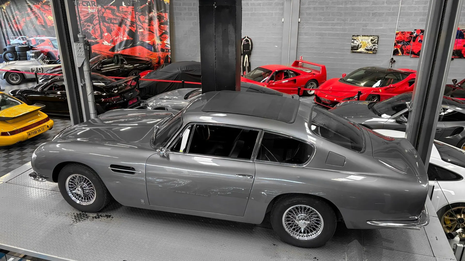 Aston Martin DB6 — photo 3