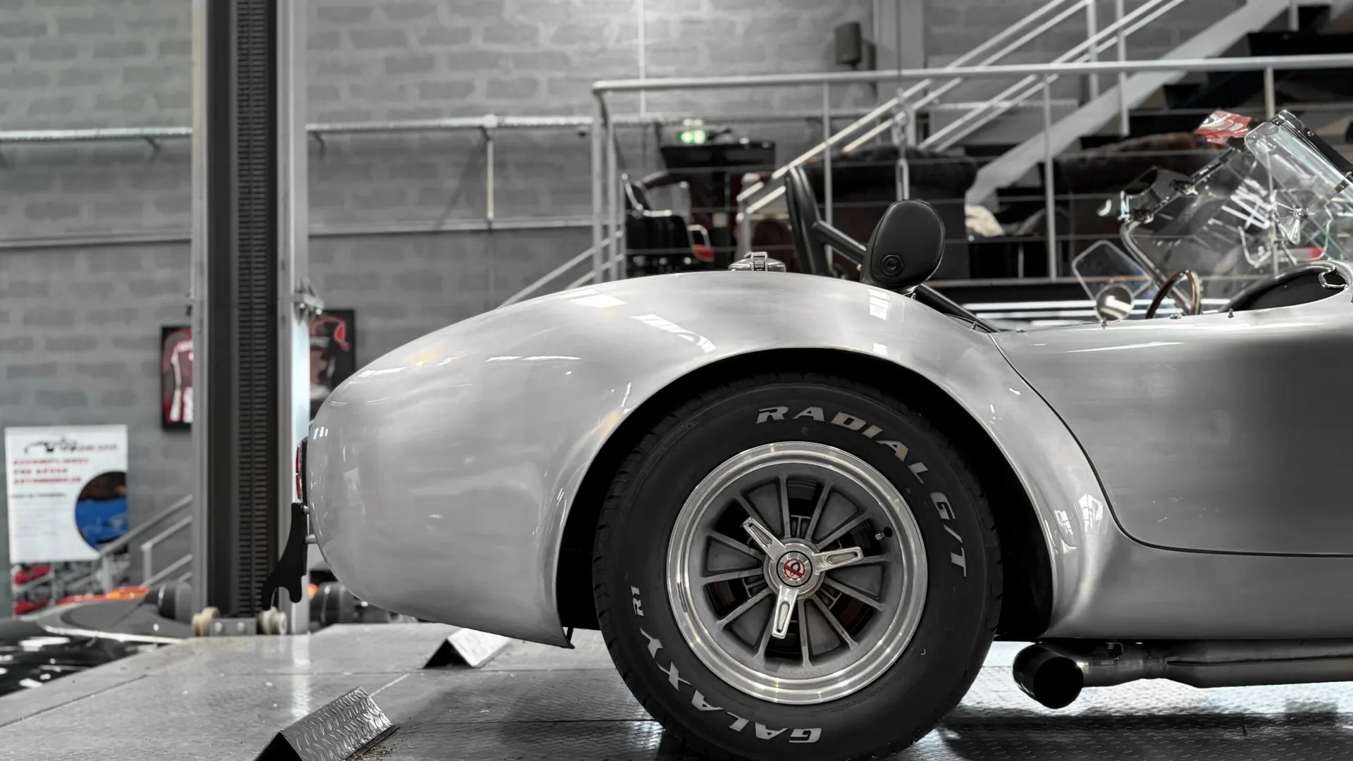 Shelby Cobra — photo 23