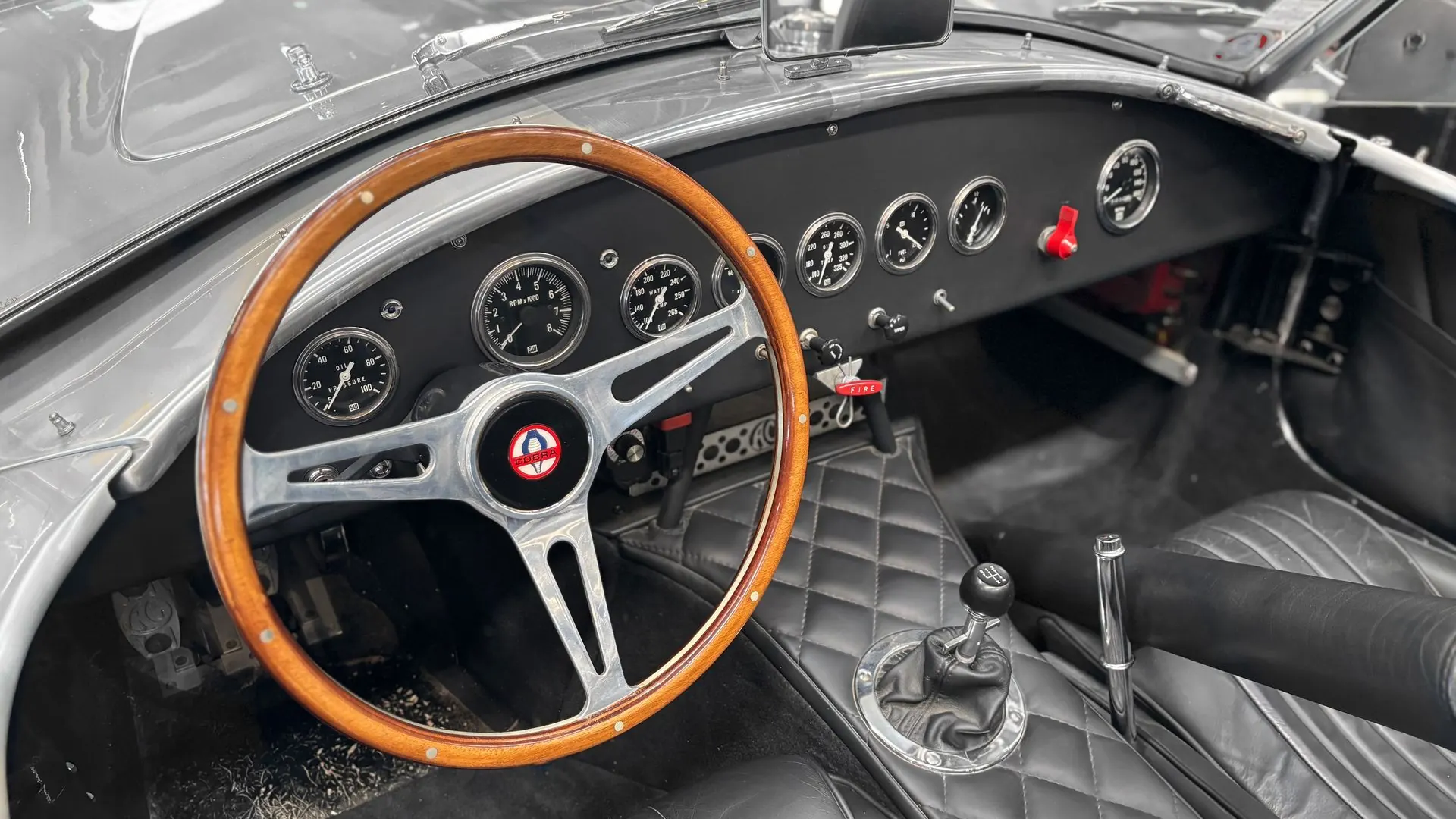 Shelby Cobra — photo 12