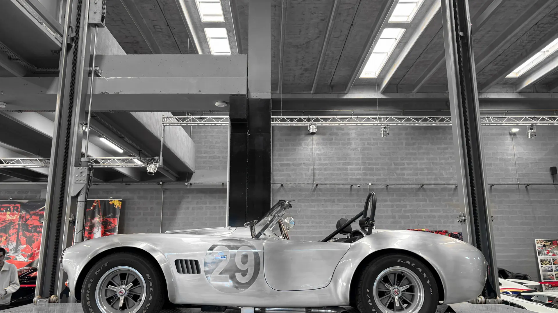 Shelby Cobra — photo 13
