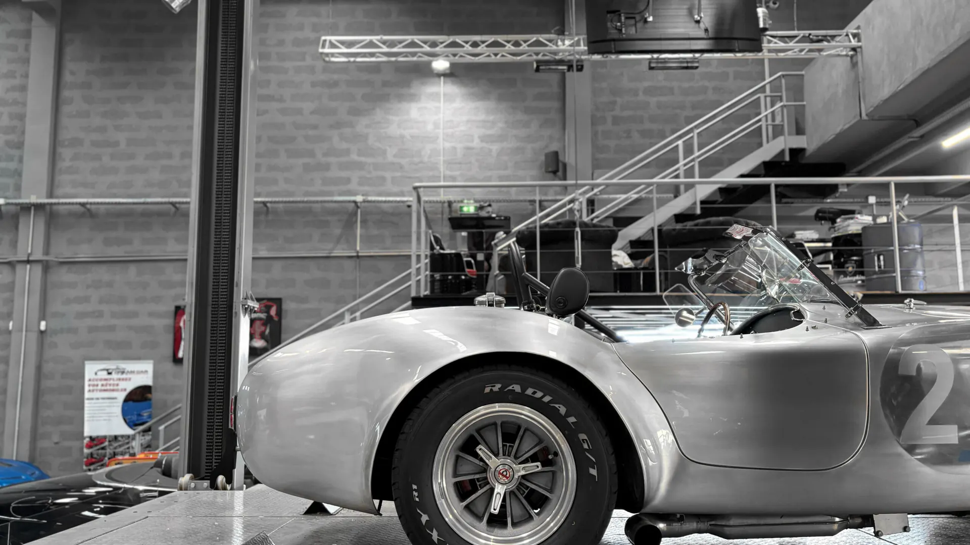 Shelby Cobra — photo 22