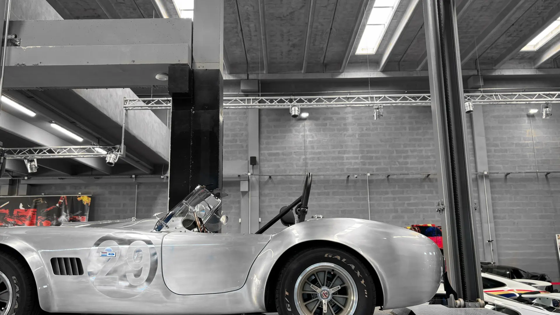 Shelby Cobra — photo 14