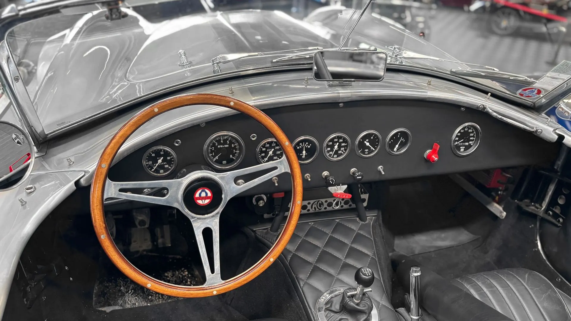 Shelby Cobra — photo 13