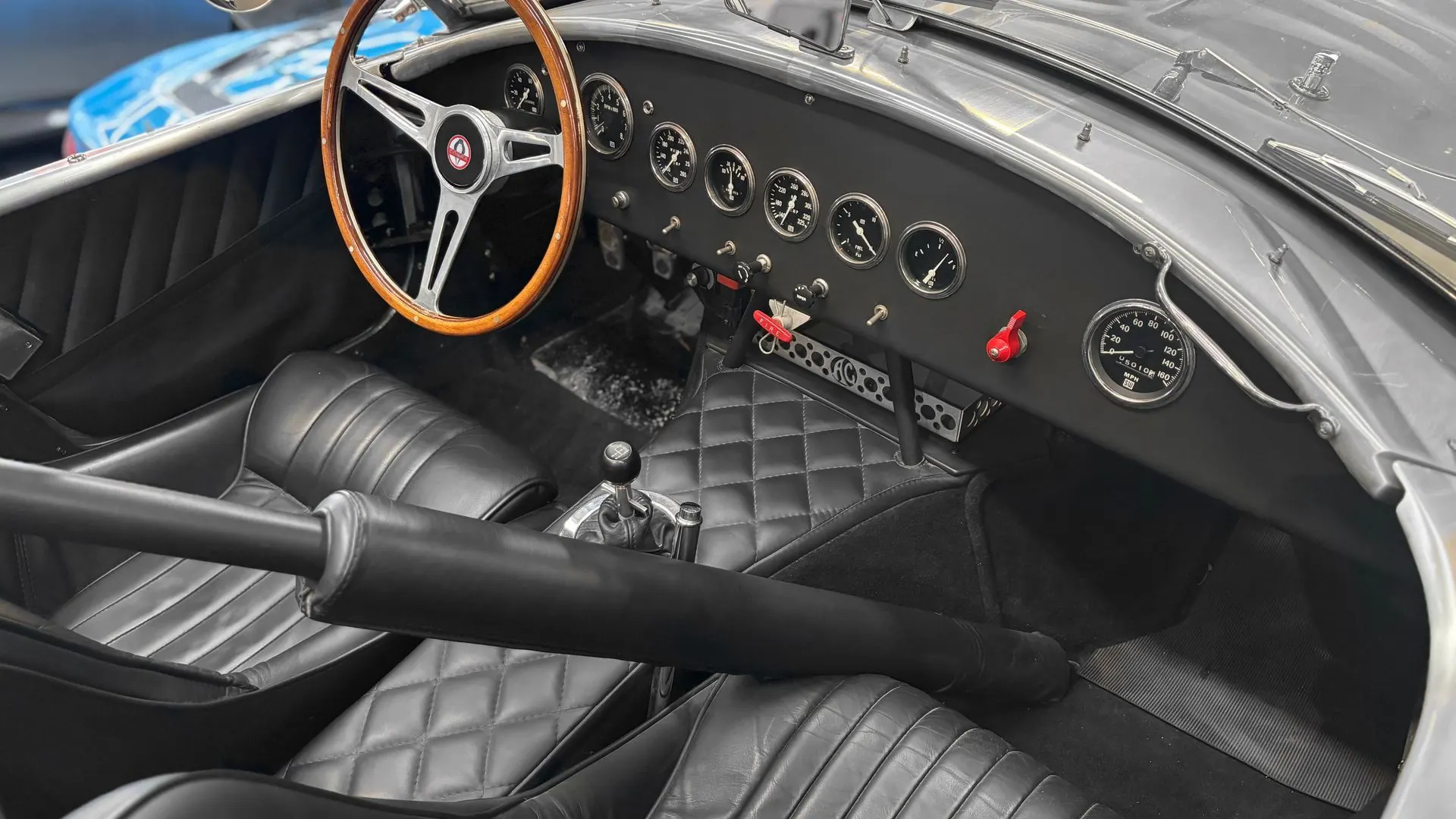 Shelby Cobra — photo 14