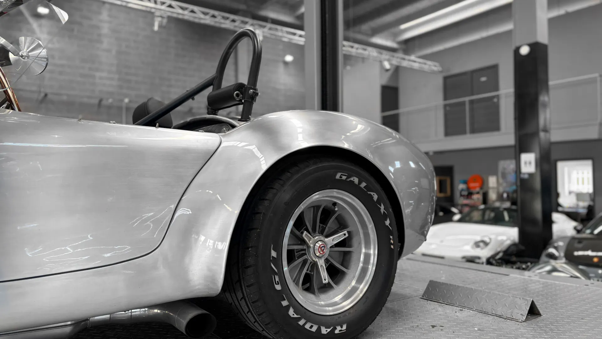 Shelby Cobra — photo 16
