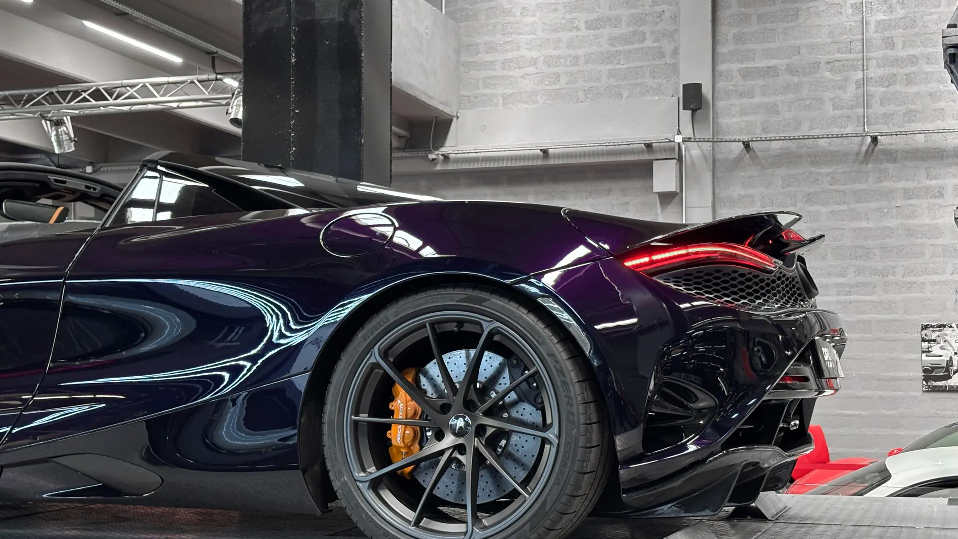 McLaren 750 — photo 42