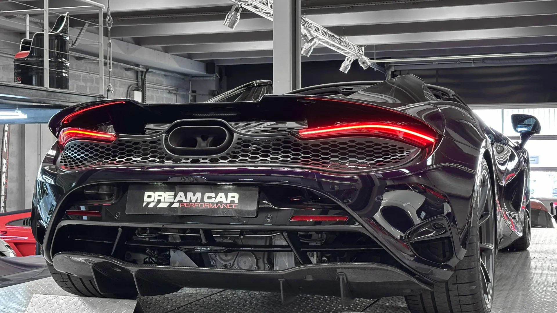 McLaren 750 — photo 9