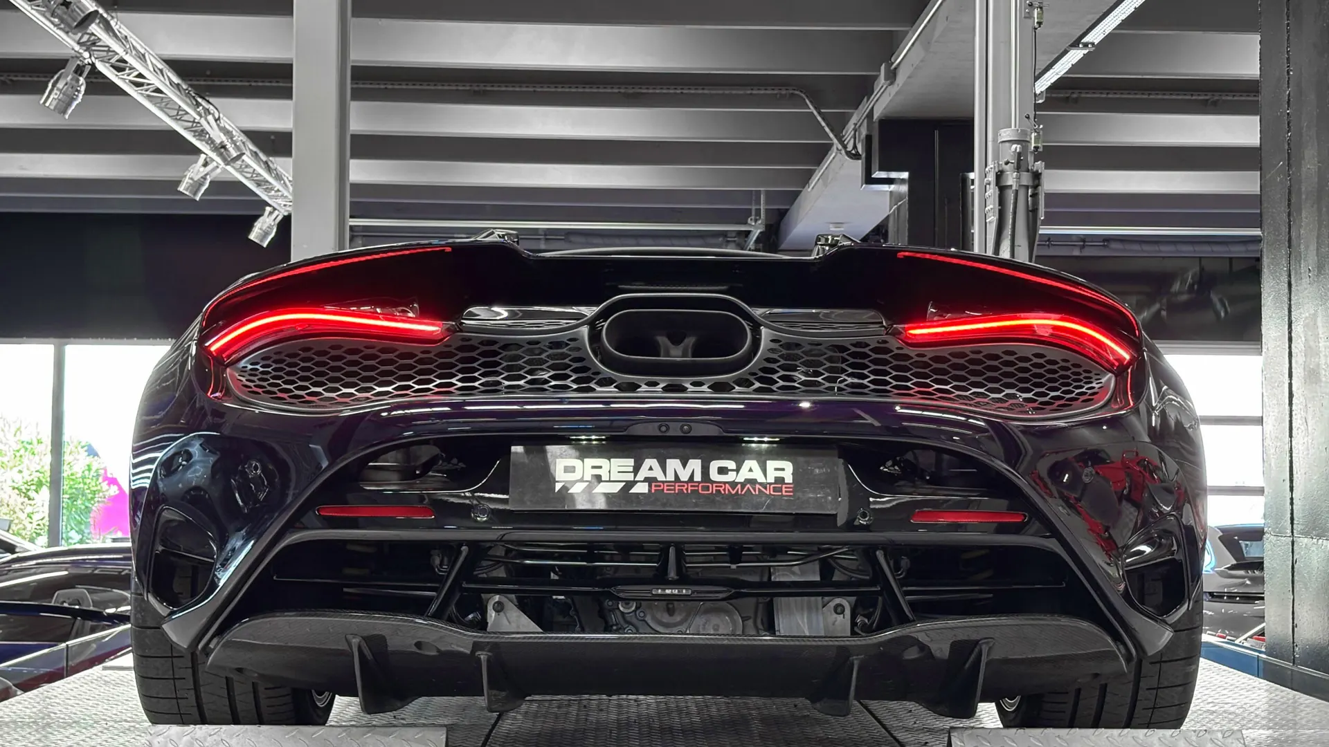 McLaren 750 — photo 8