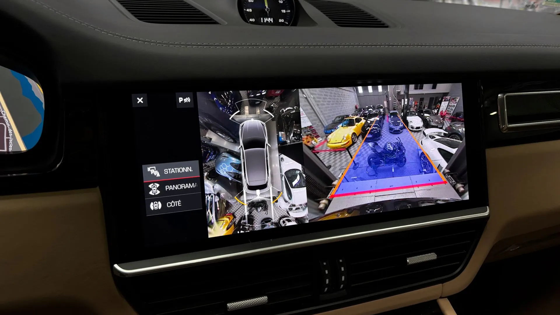 Porsche Cayenne — photo 15