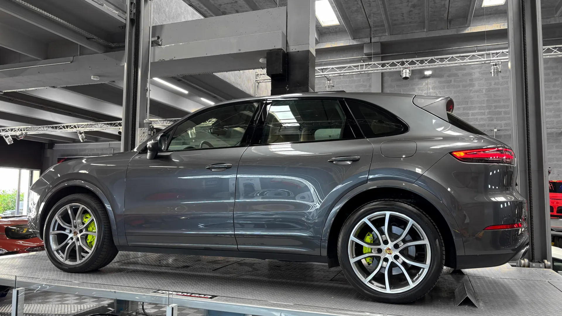 Porsche CAYENNE — photo 22