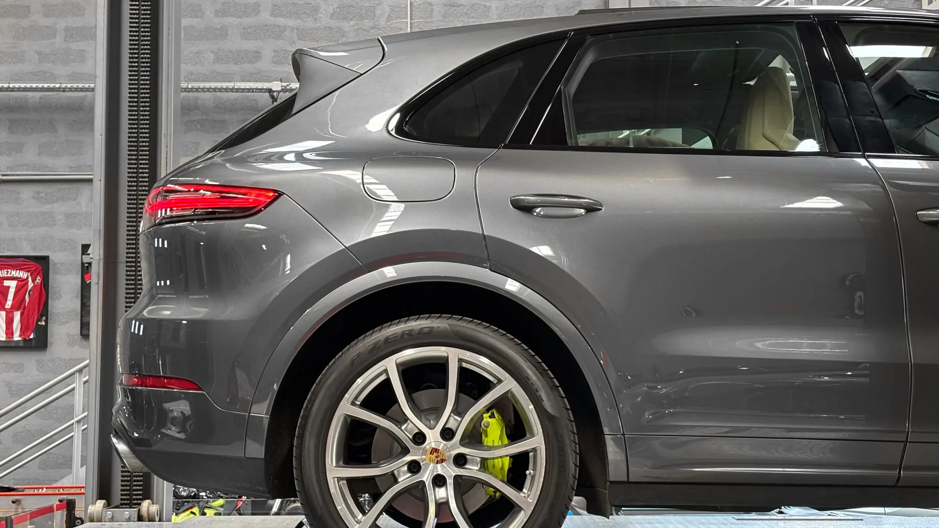 Porsche CAYENNE — photo 14