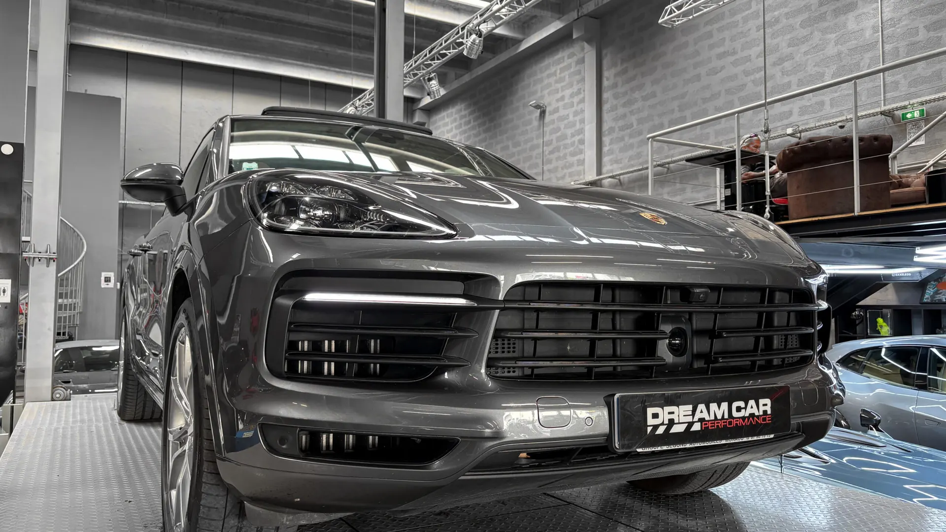 Porsche CAYENNE — photo 7