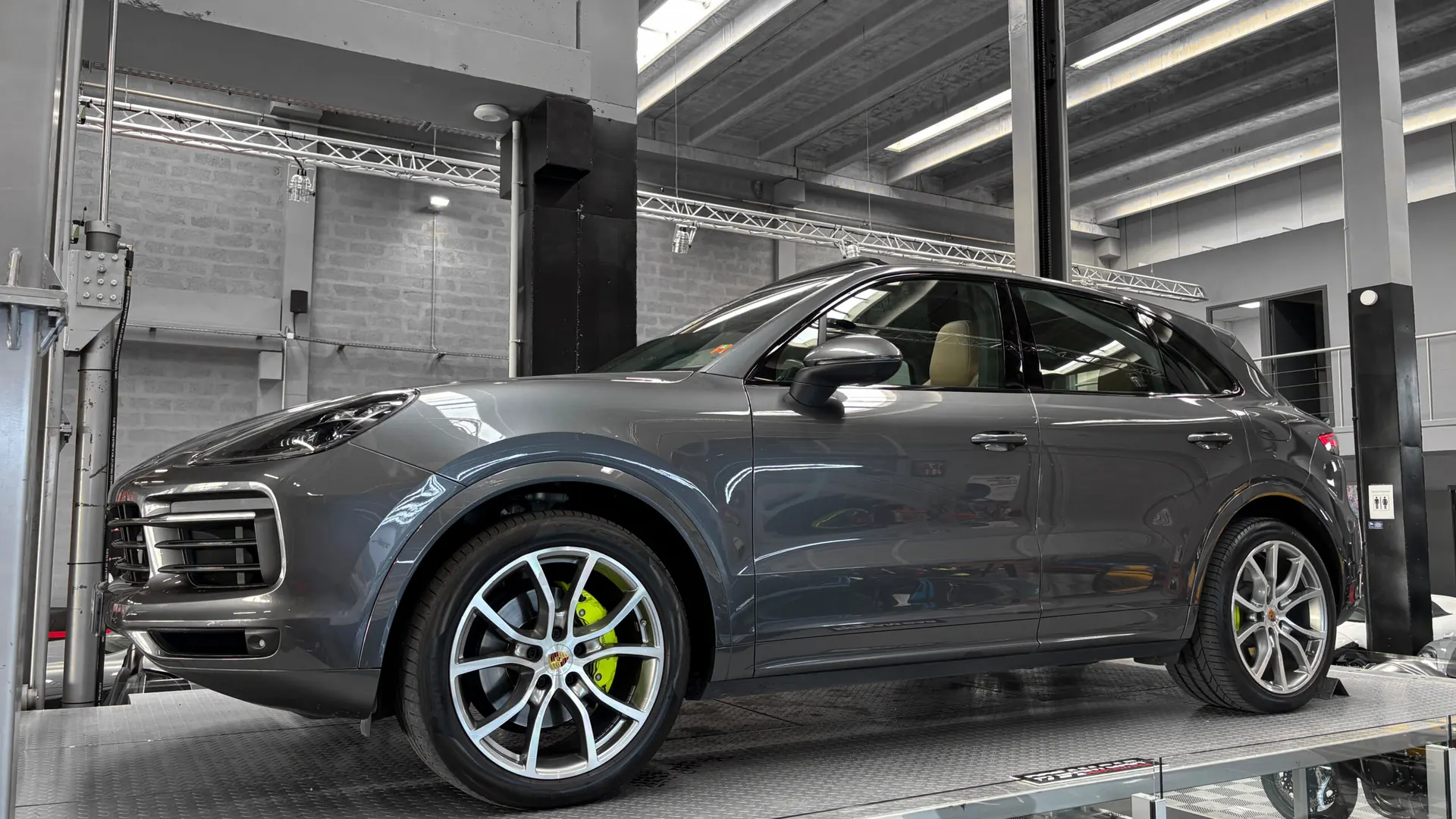 Porsche CAYENNE — photo 21
