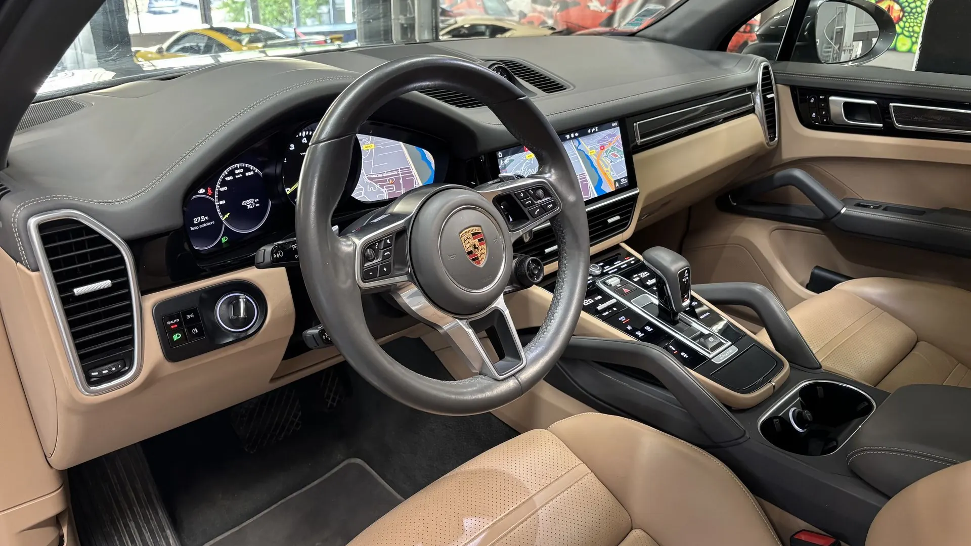 Porsche Cayenne — photo 7