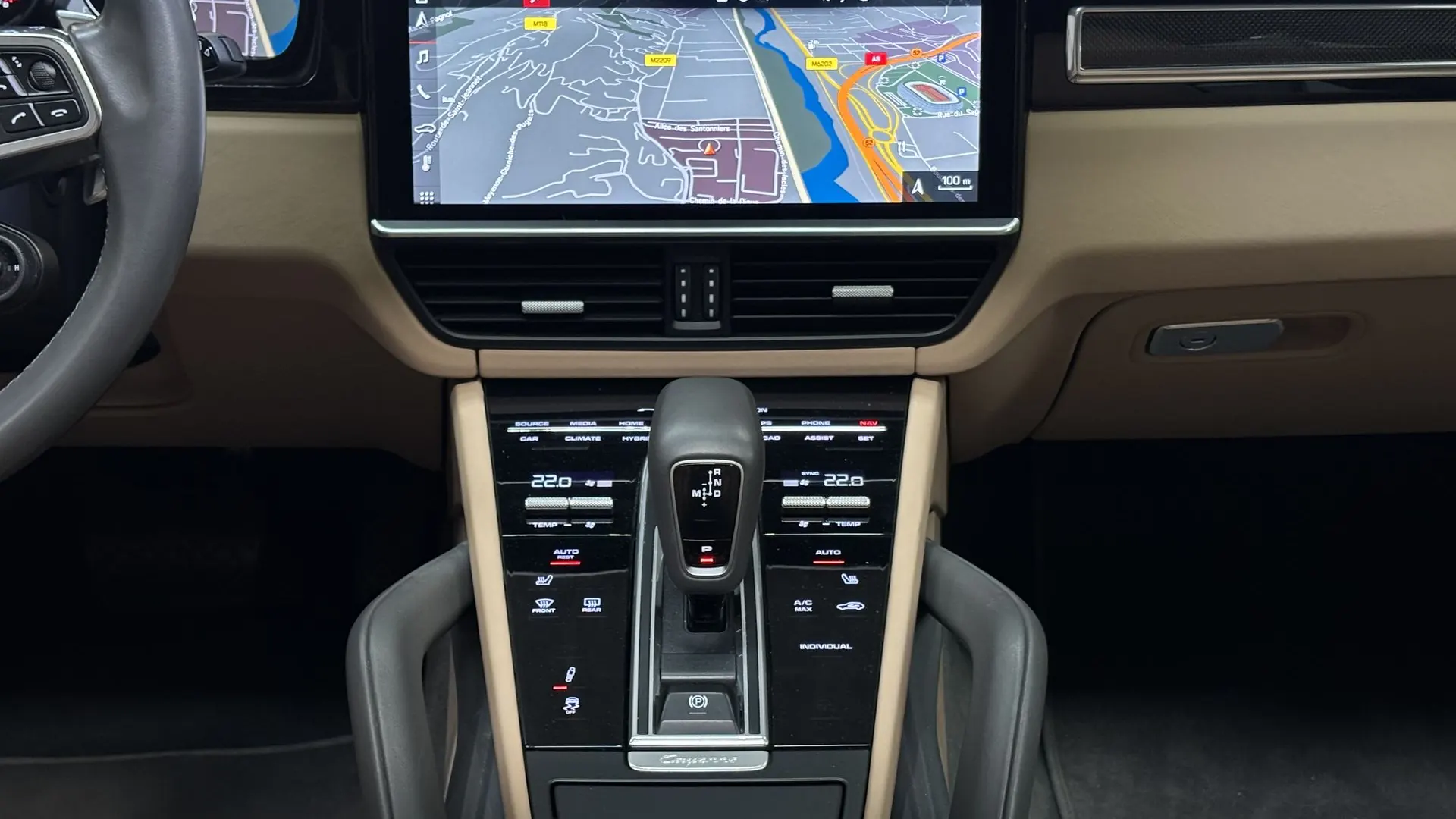 Porsche Cayenne — photo 14