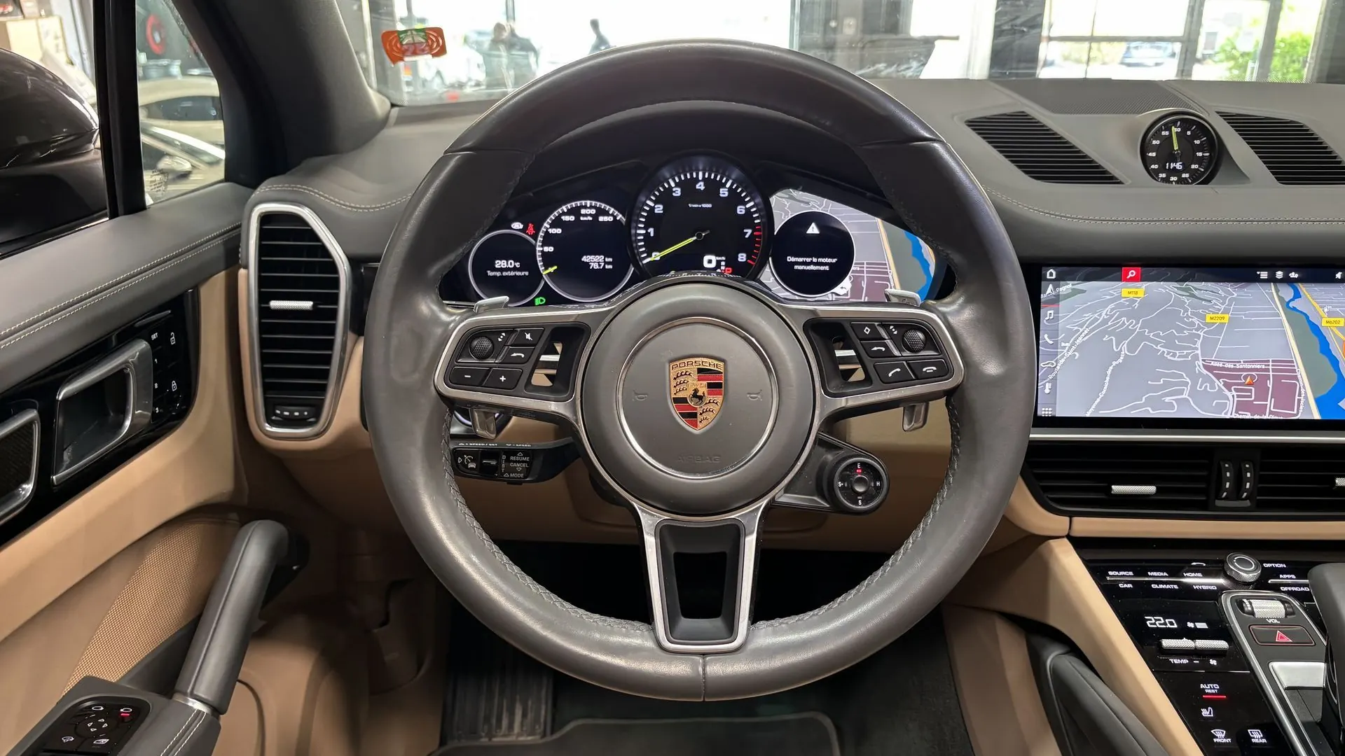 Porsche Cayenne — photo 12