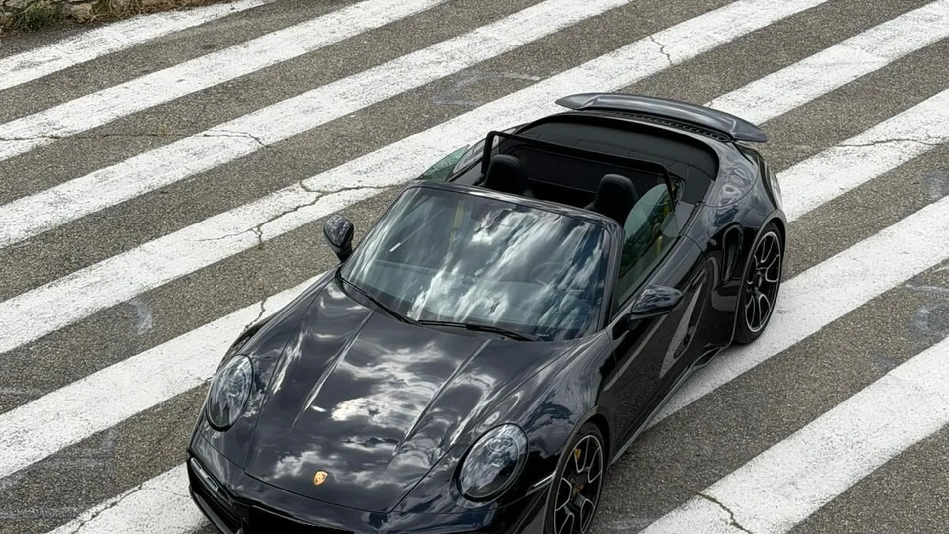 Porsche 992 — photo 2